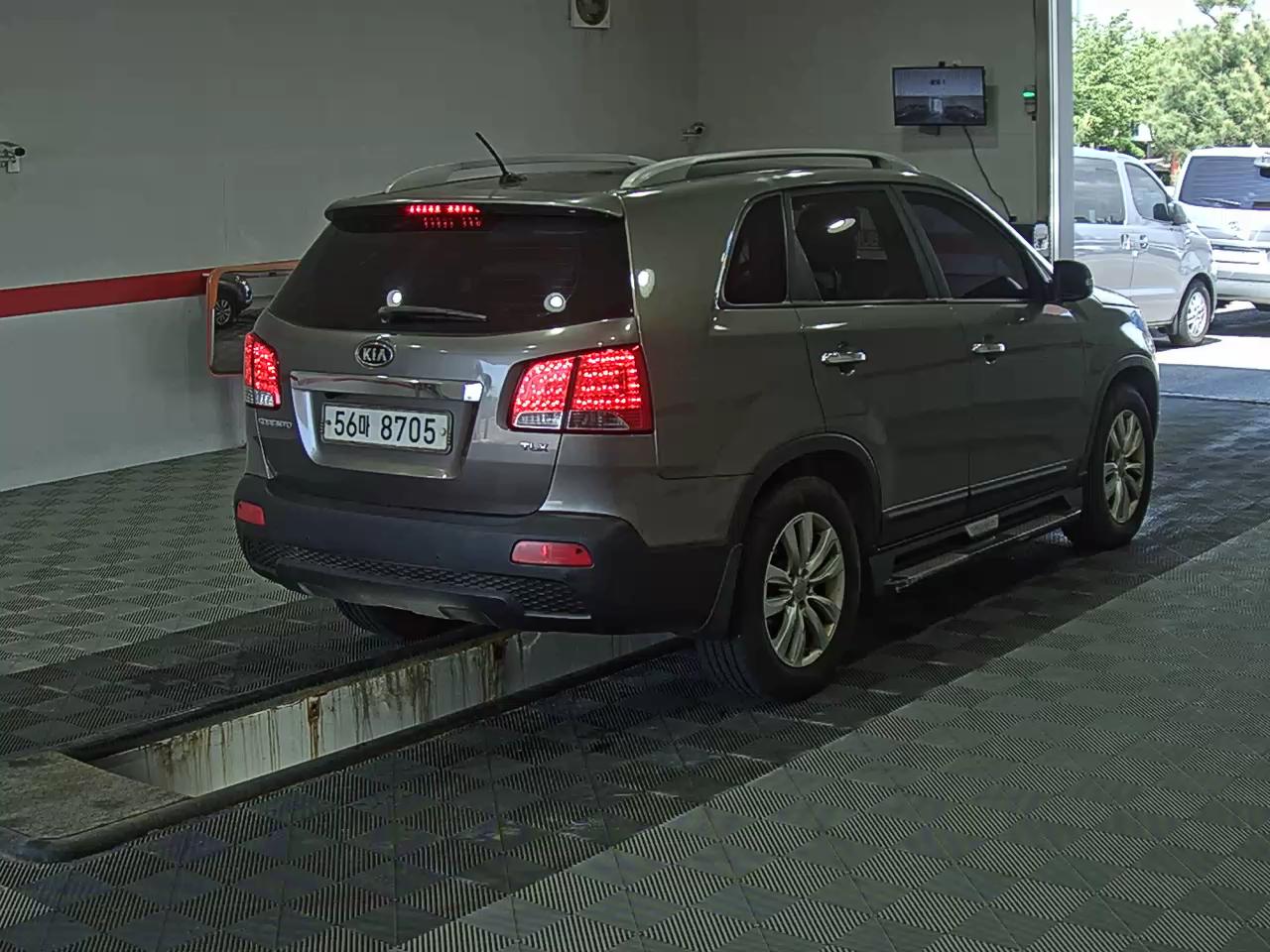 Kia Sorento 2010 - Image 4