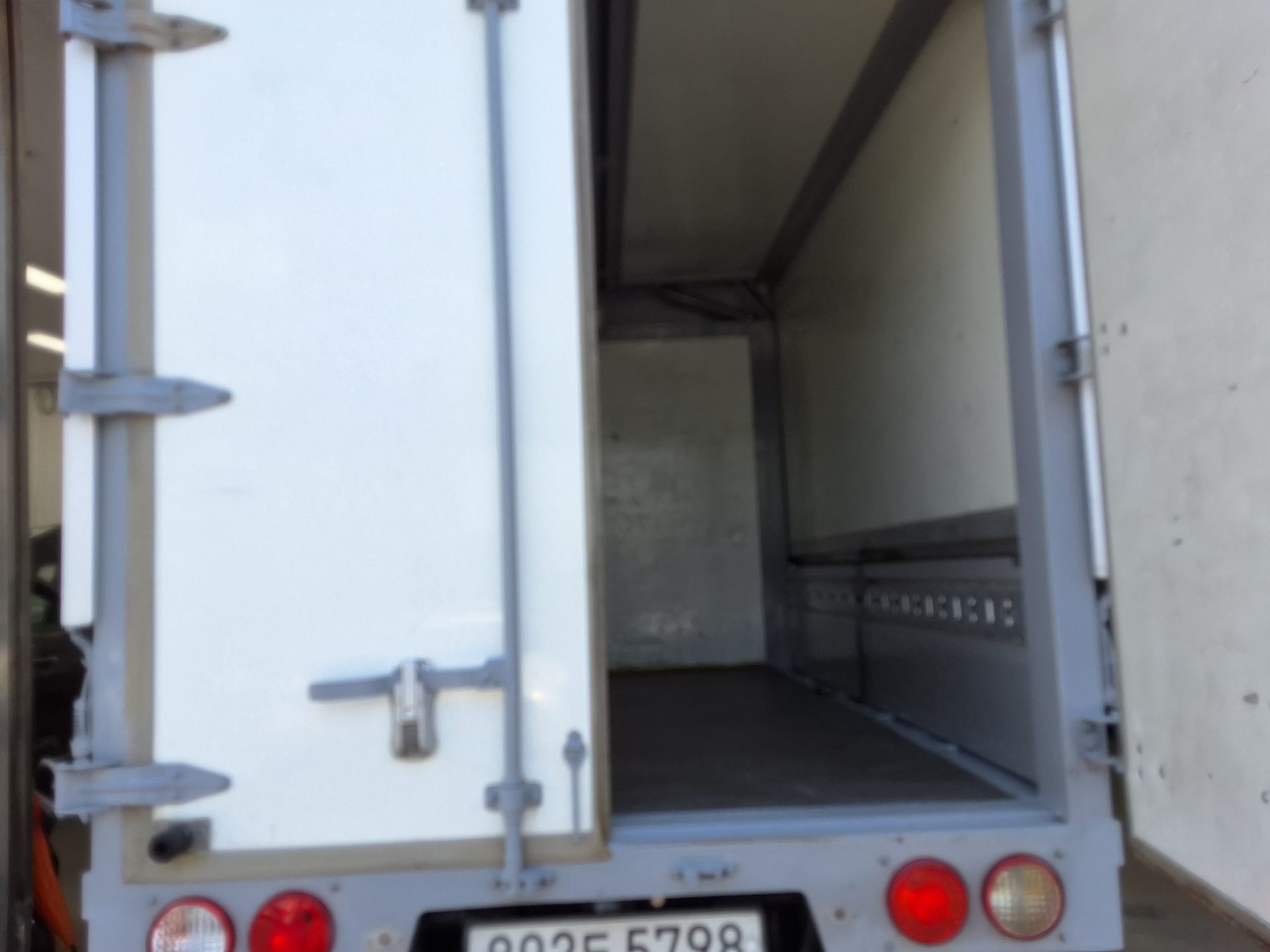 Chrysler Cargo 2020 - Image 12