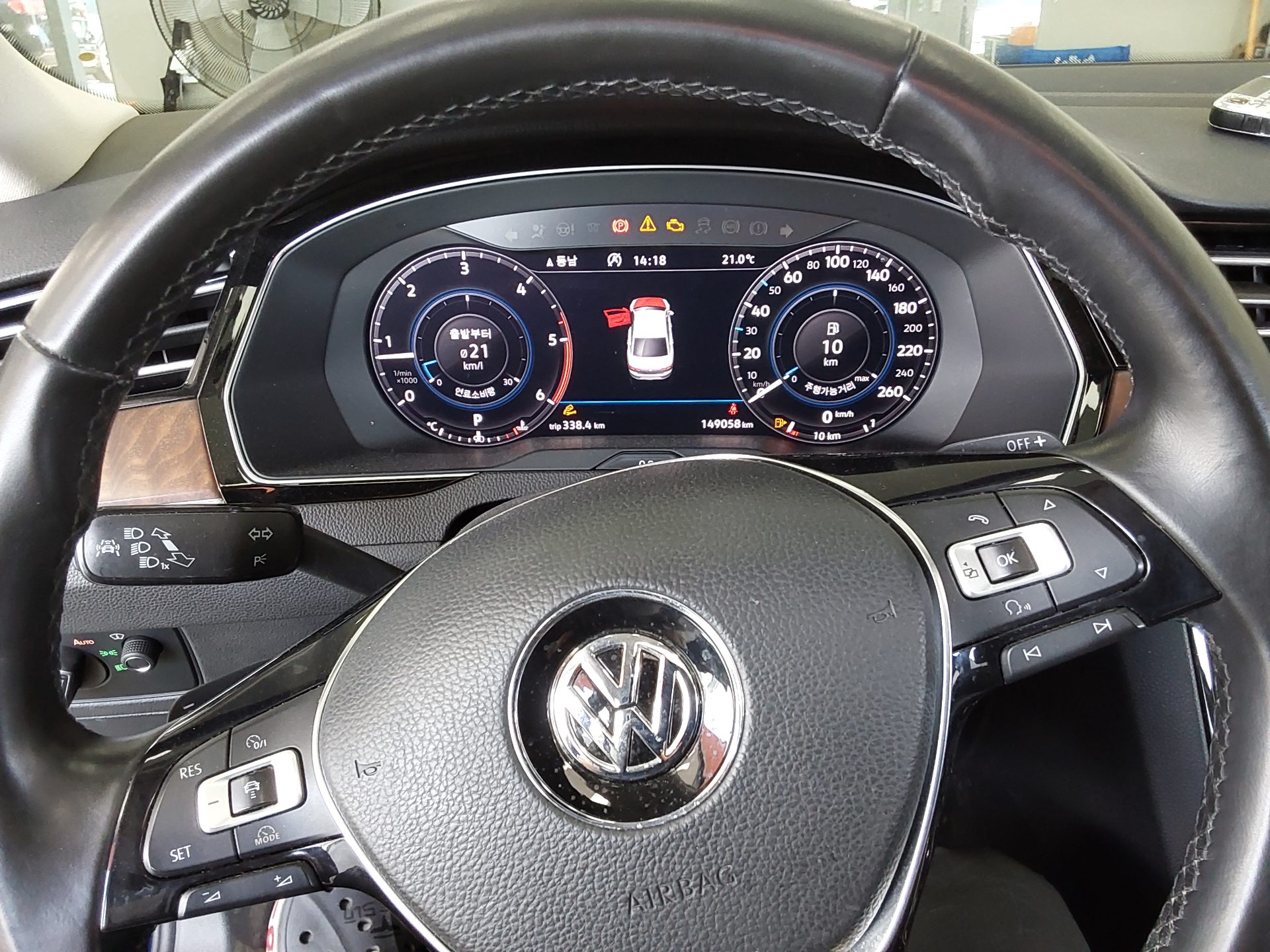 Volkswagen Passat 2018 - Image 18