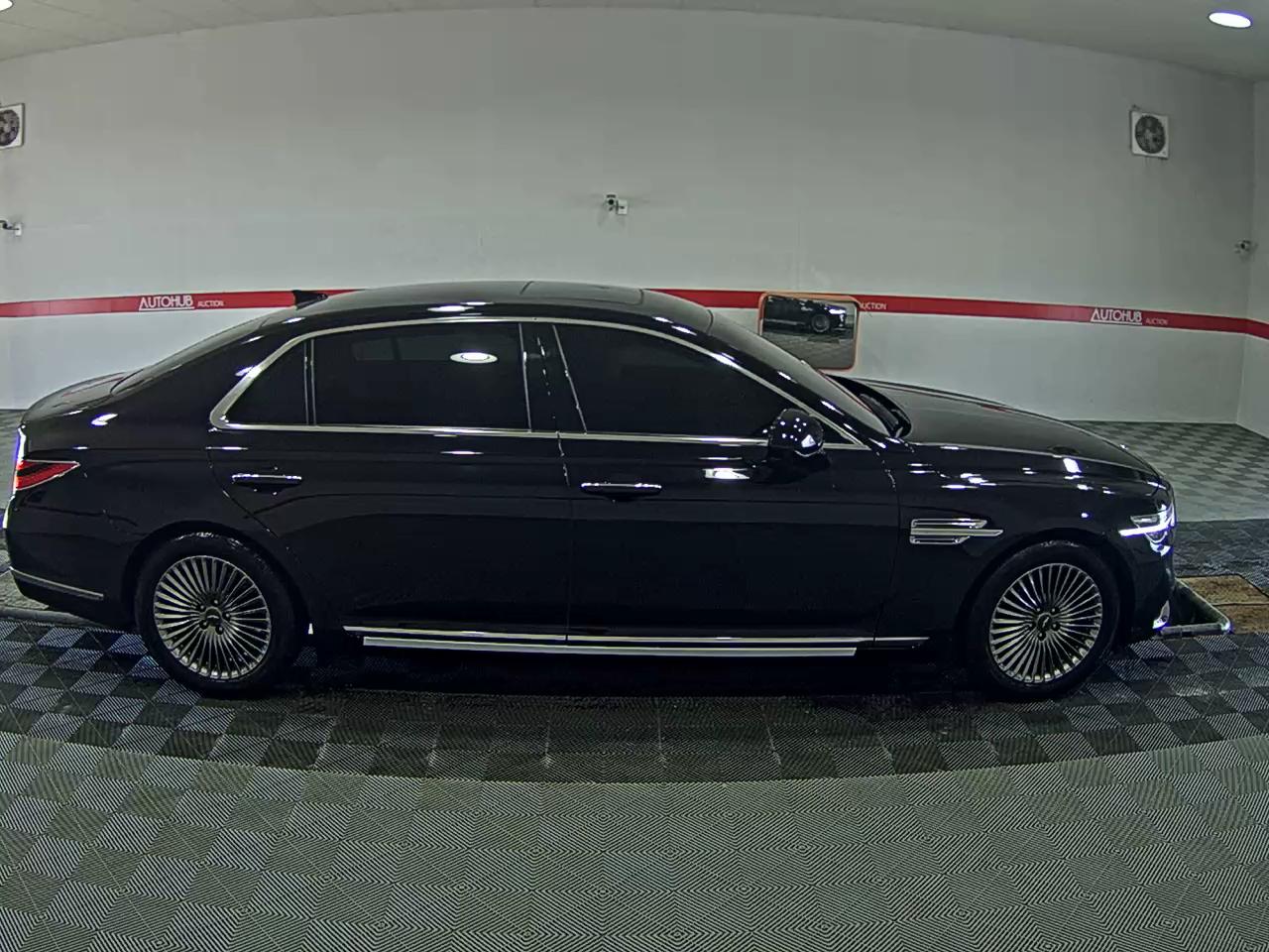 2021 - genesis g90