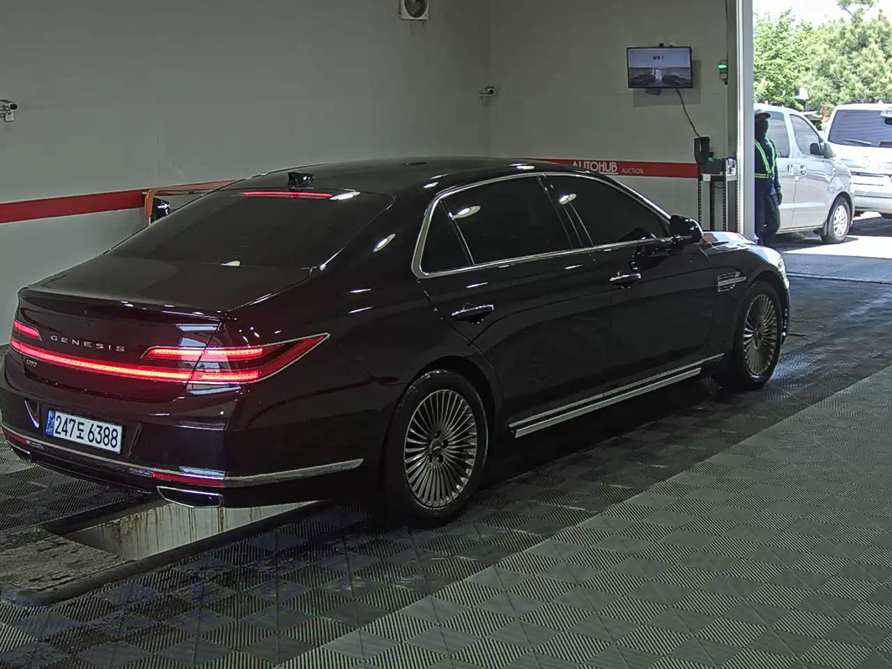 2021 - genesis g90