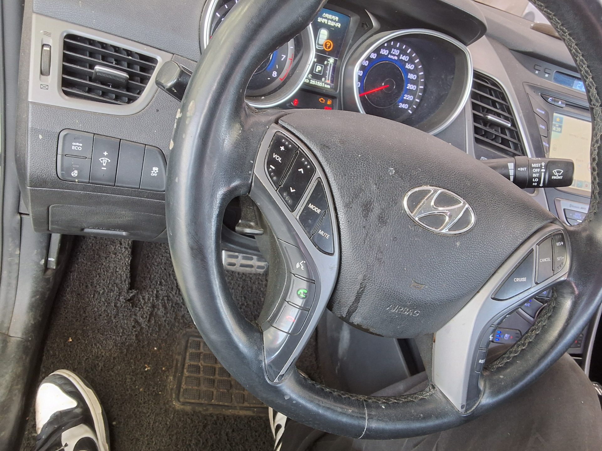 Hyundai Elantra 2016 - Image 21
