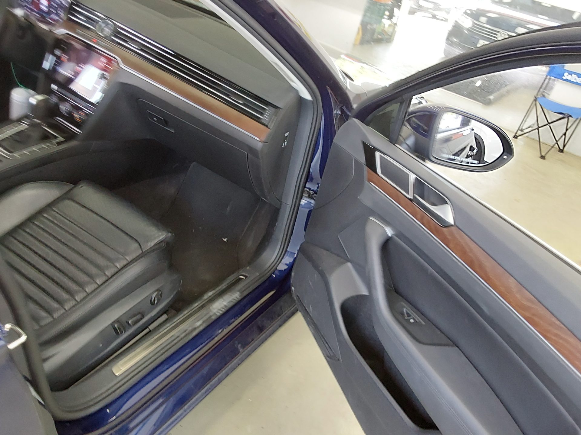 Volkswagen Passat 2018 - Image 15