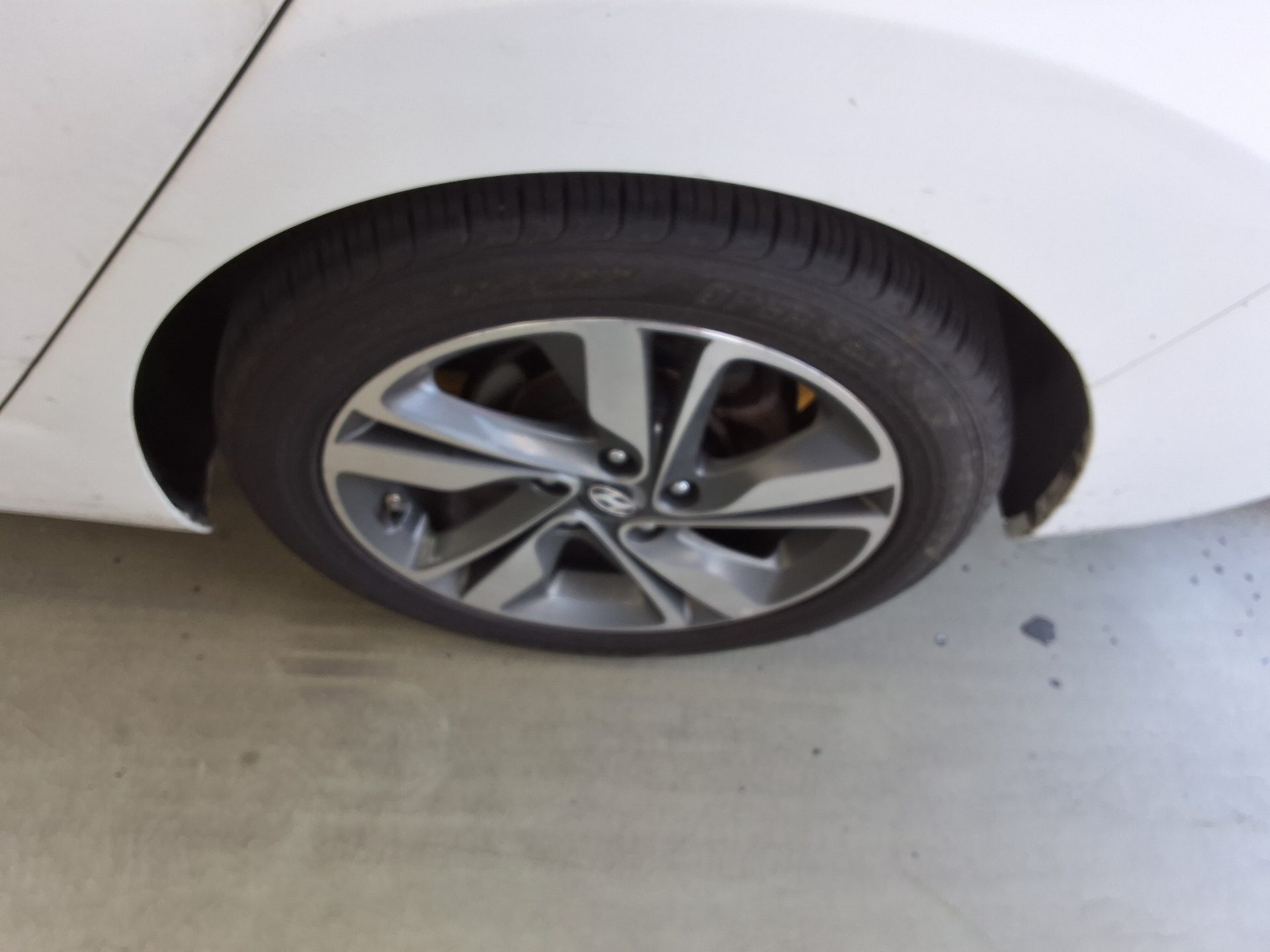 Hyundai Elantra 2016 - Image 18