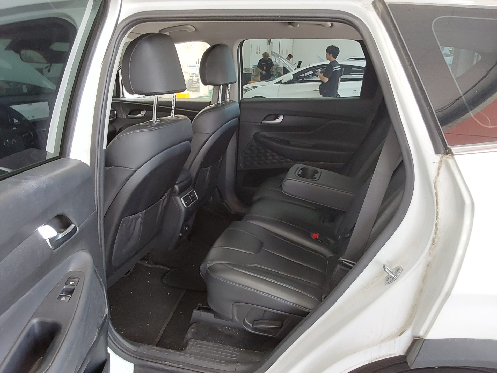 Hyundai Santa Fe 2023 - Image 12