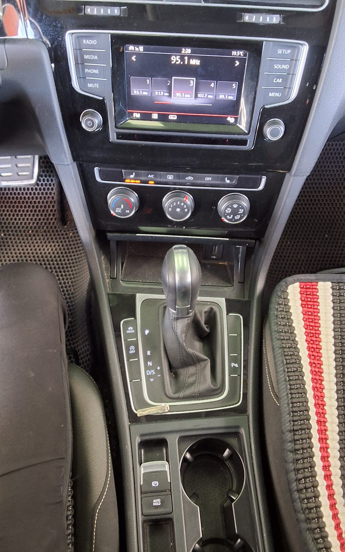Volkswagen Golf 2014 - Image 16