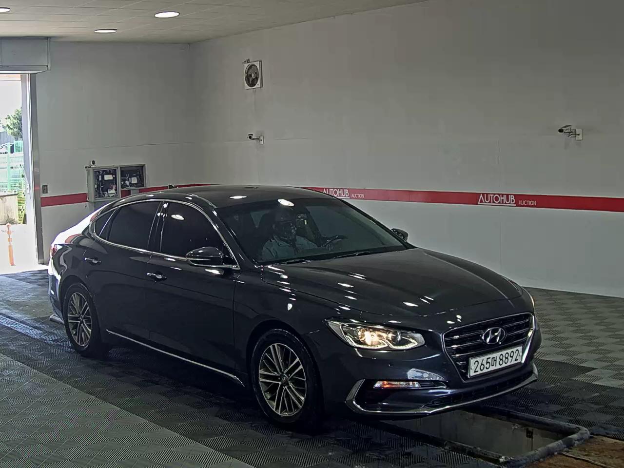 Hyundai Grandeur 2018 - Image 2