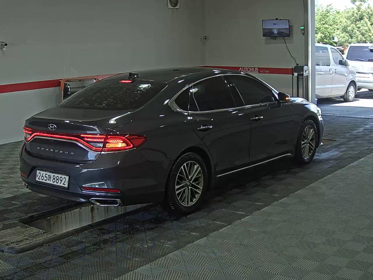 Hyundai Grandeur 2018 - Image 4