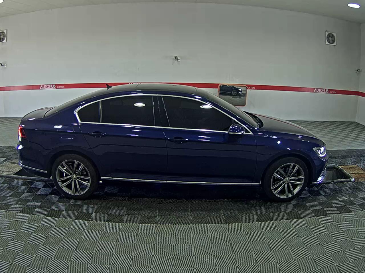 Volkswagen Passat 2018 - Image 3