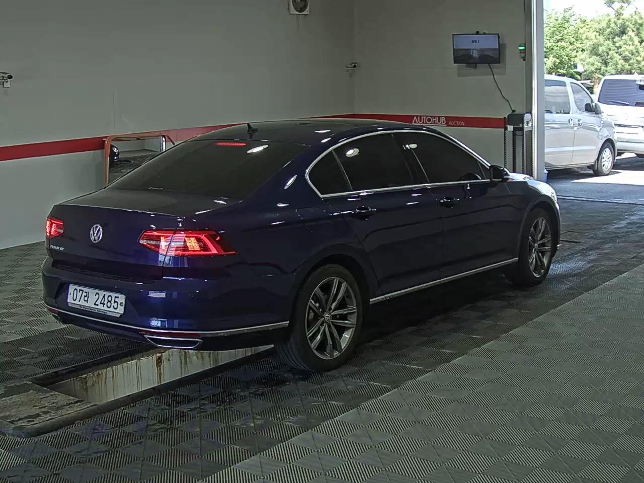 Volkswagen Passat 2018 - Image 4