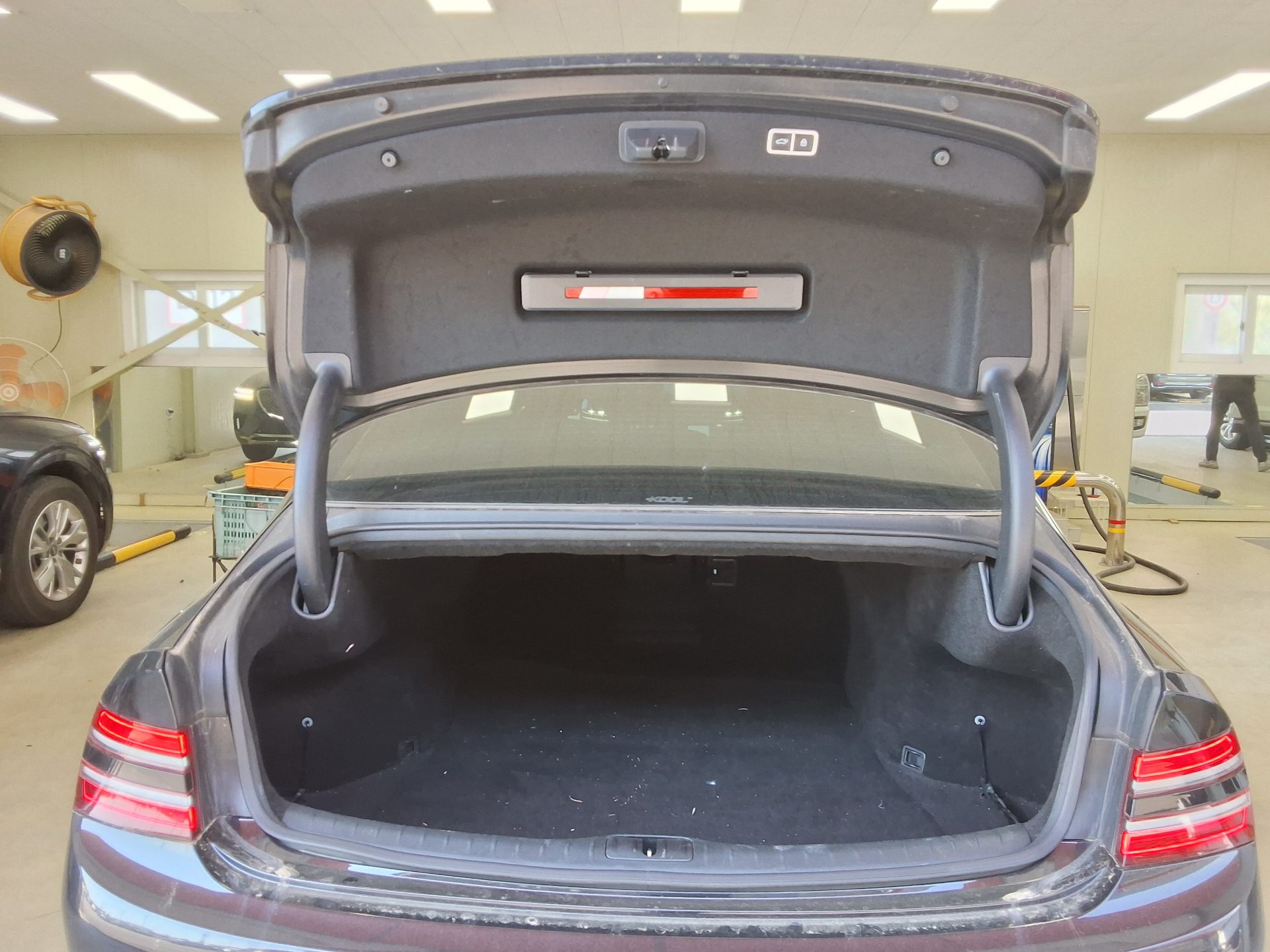 Hyundai Genesis 2021 - Image 14