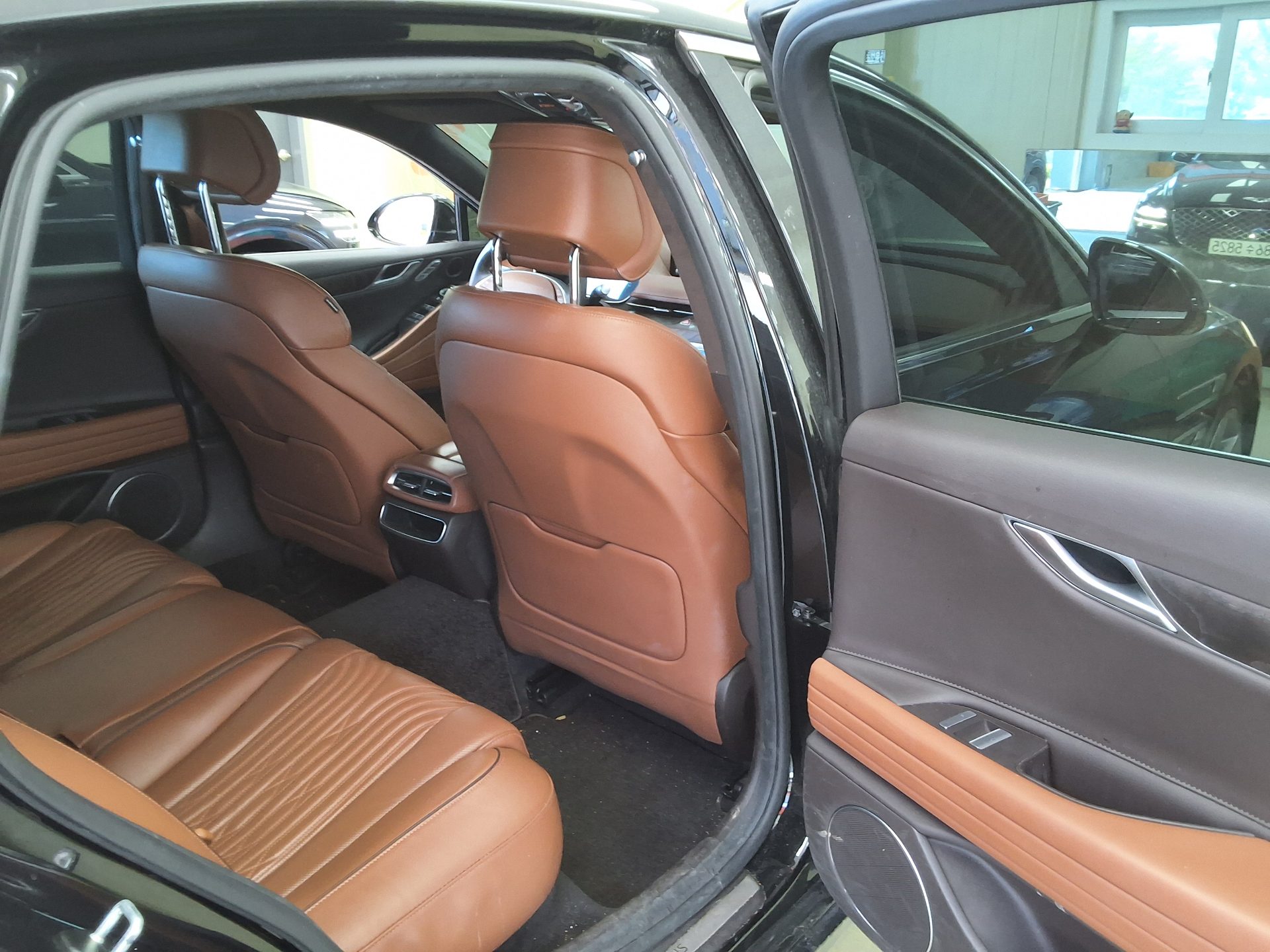 Hyundai Genesis 2021 - Image 12