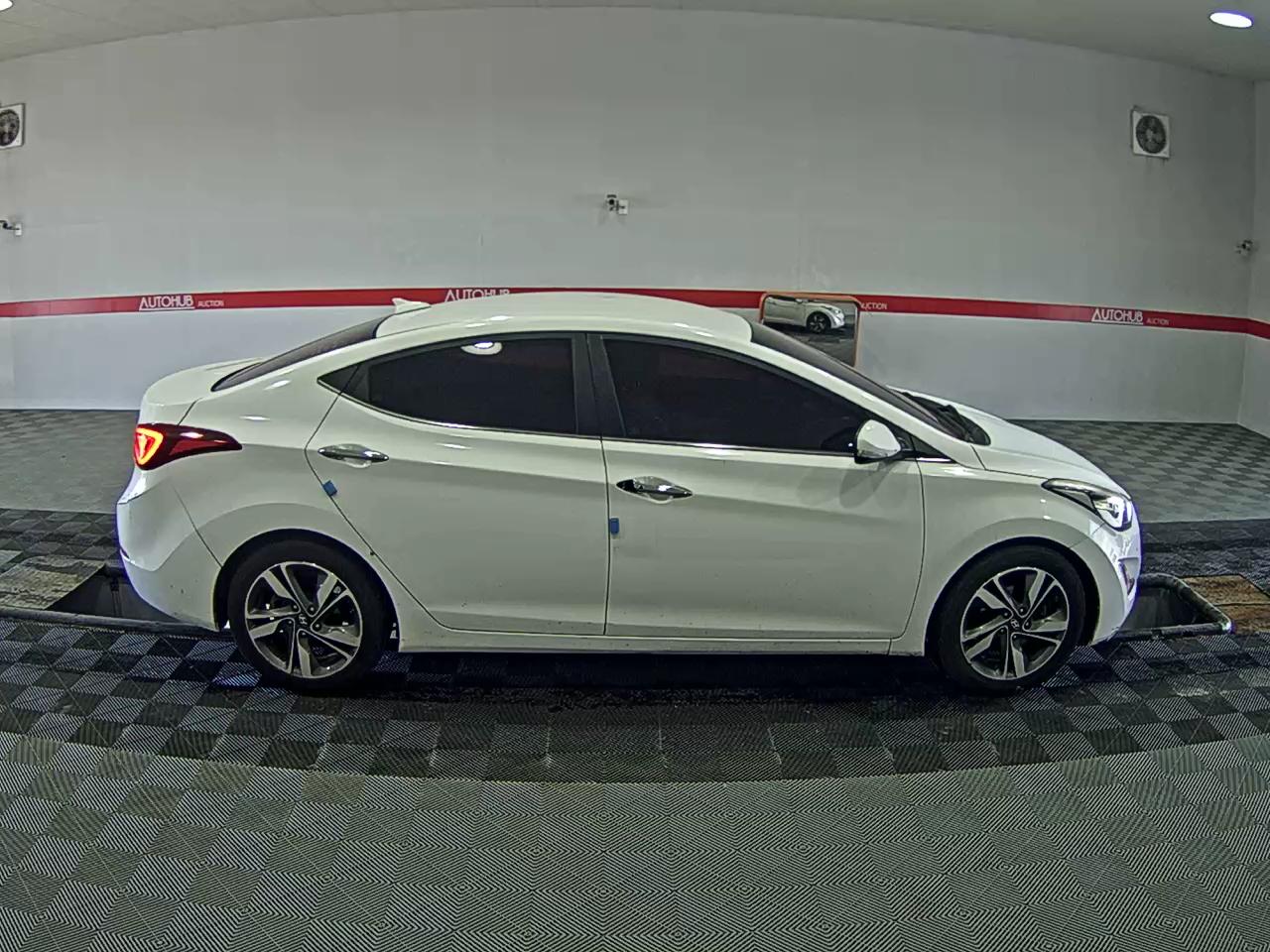 Hyundai Elantra 2016 - Image 3