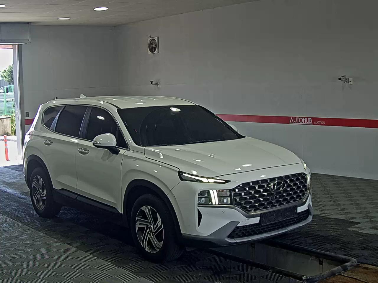 Hyundai Santa Fe 2023 - Image 2