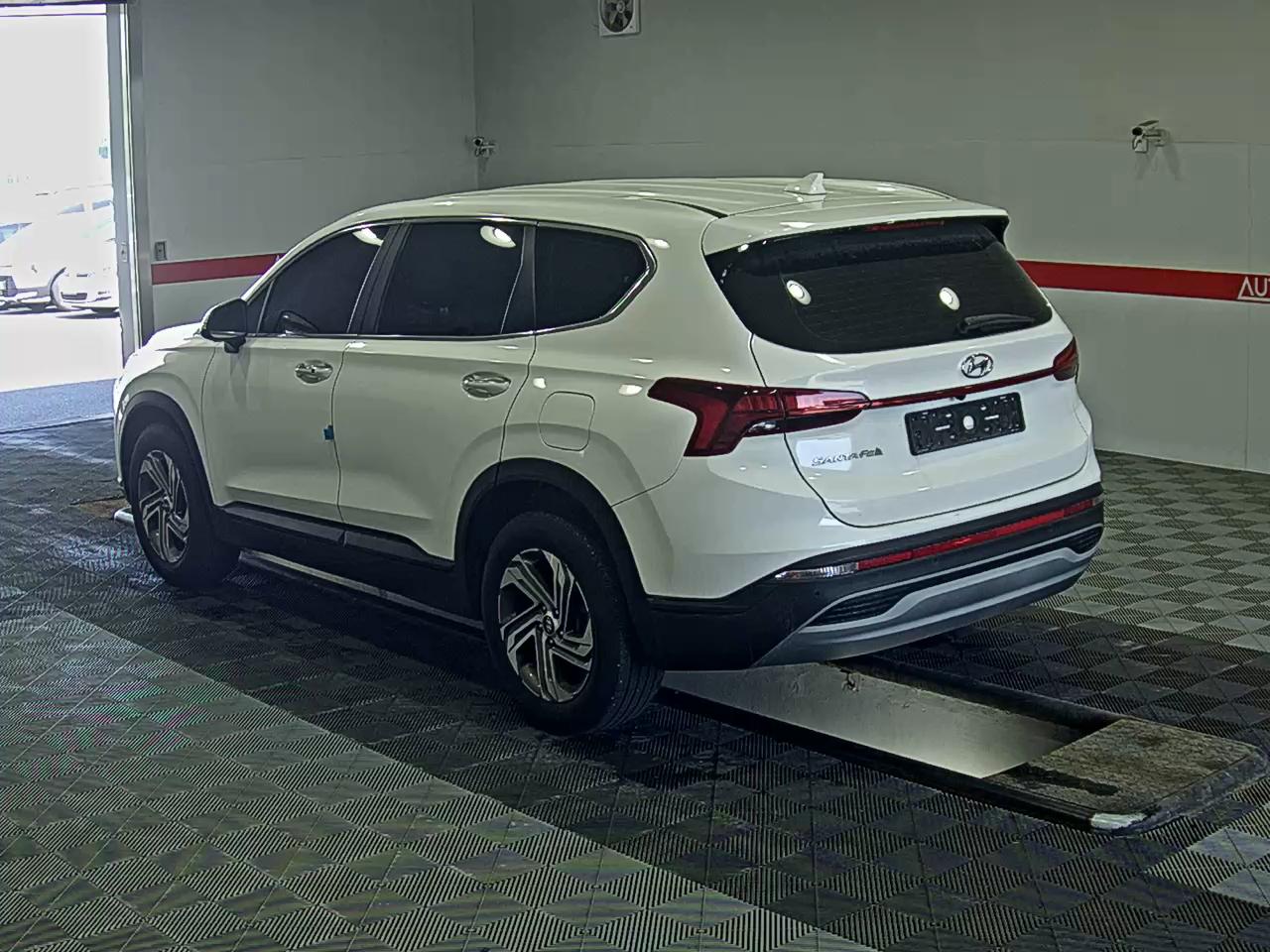 Hyundai Santa Fe 2023 - Image 5