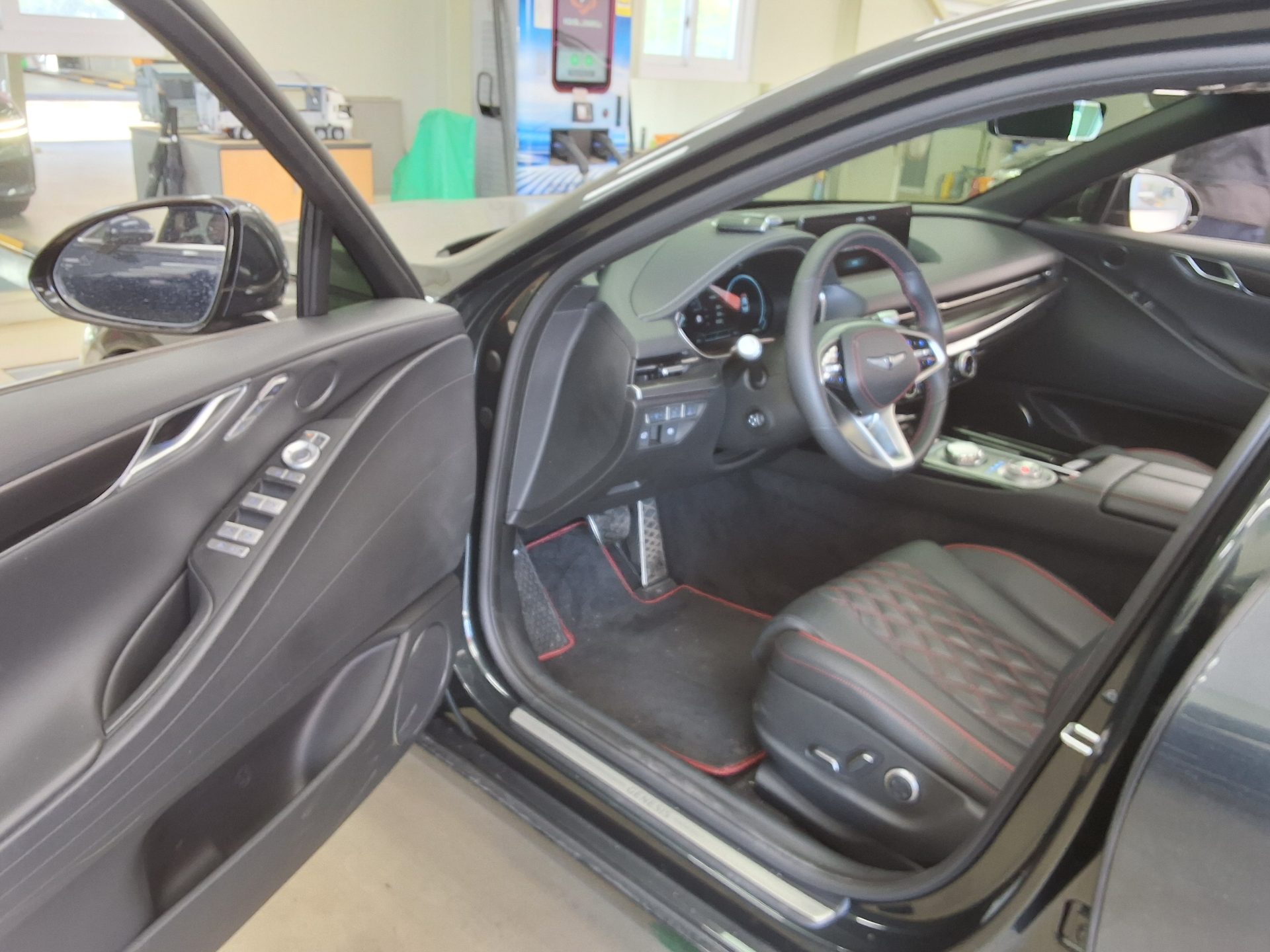 2024 - genesis g80