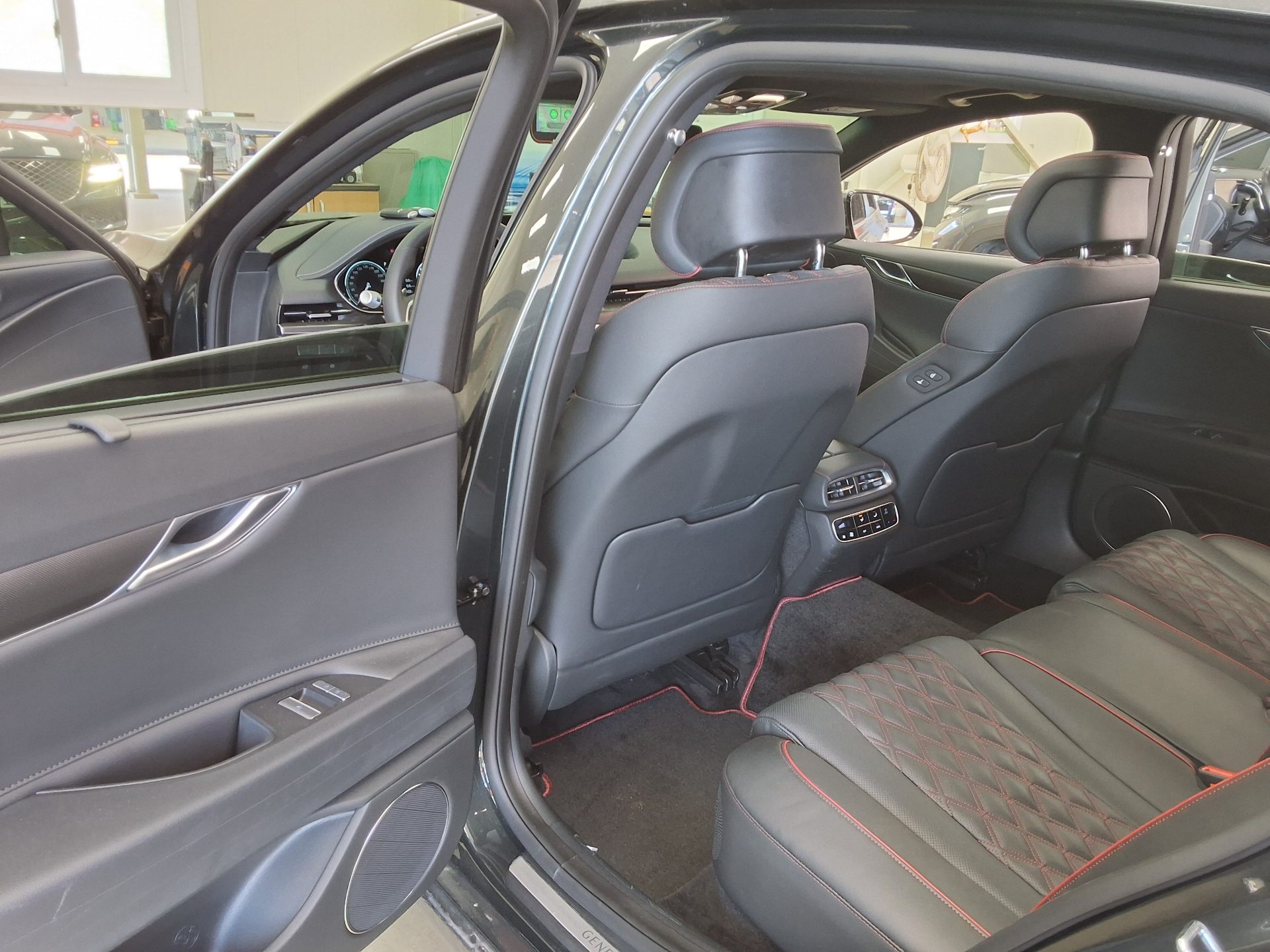 2024 - genesis g80