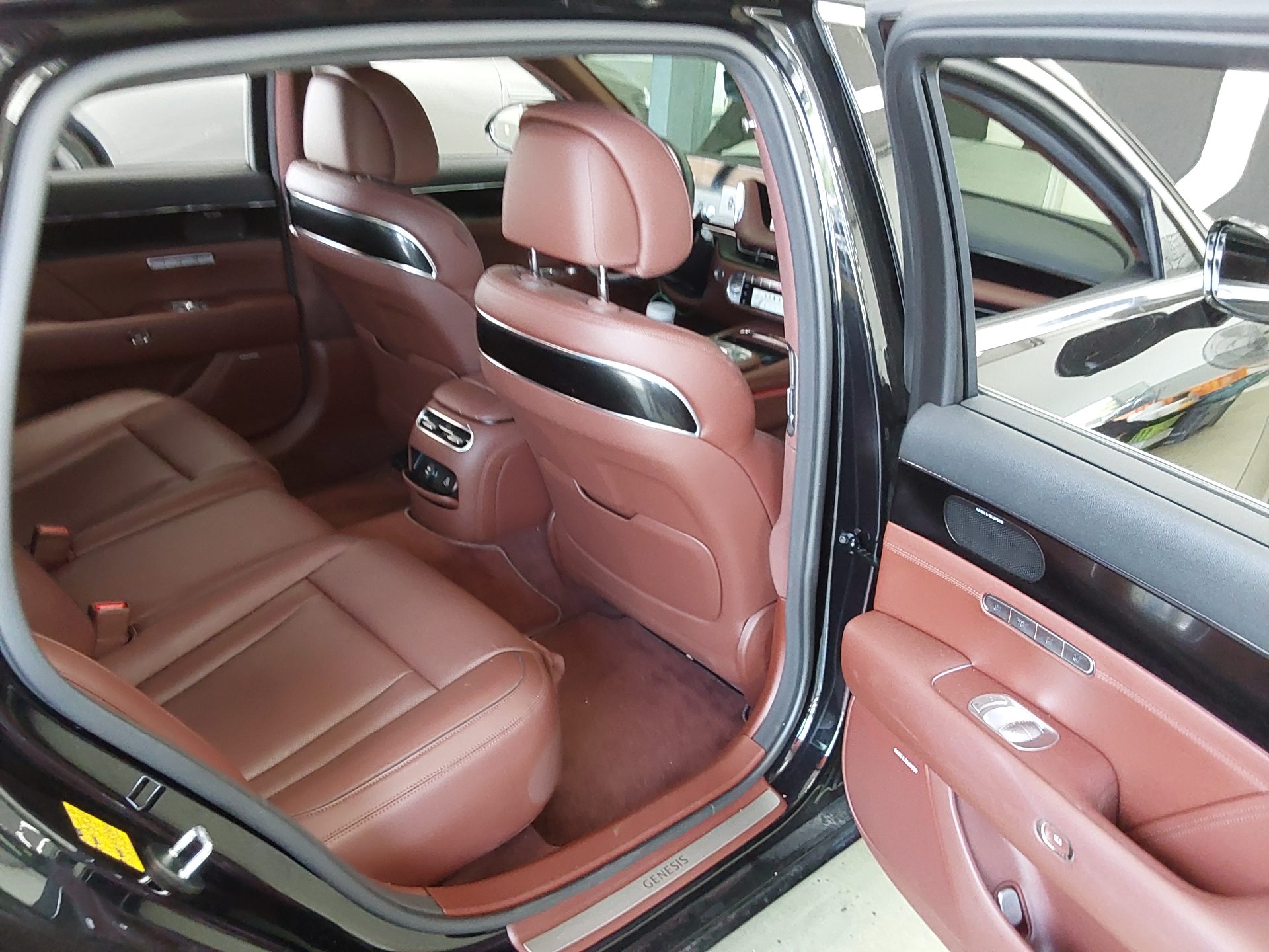 2022 - genesis g90