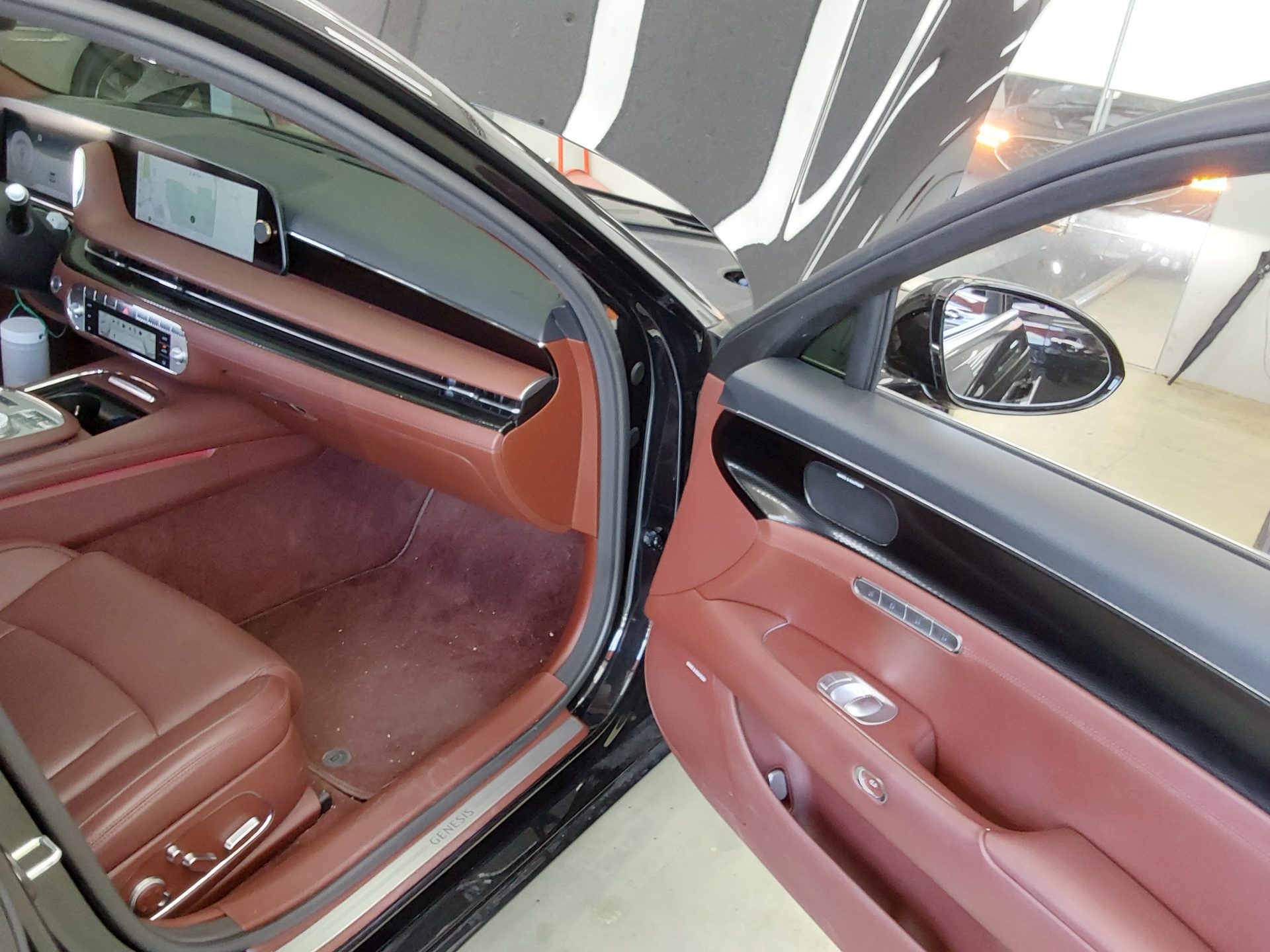 2022 - genesis g90