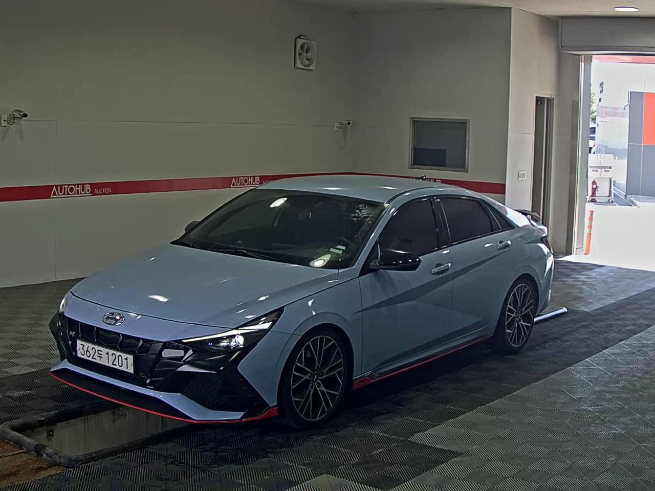 Hyundai Elantra - 1