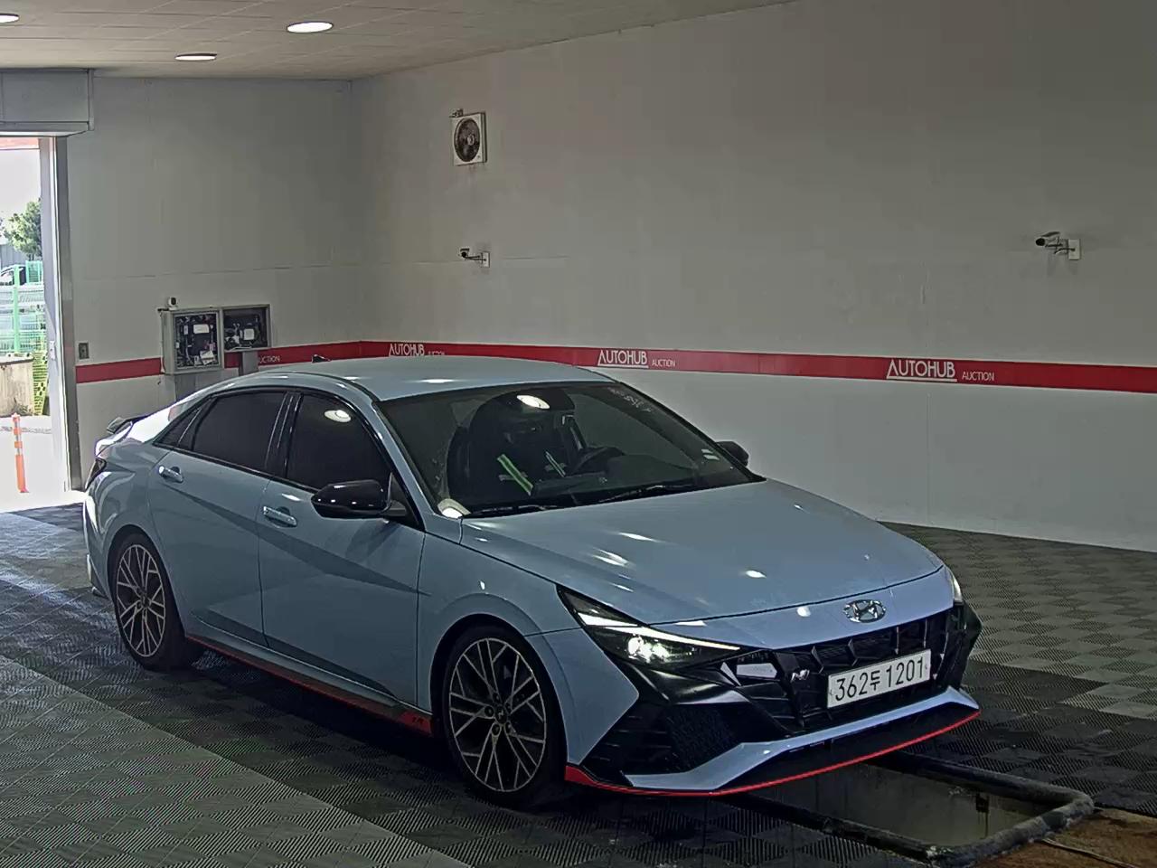 Hyundai Elantra - 2