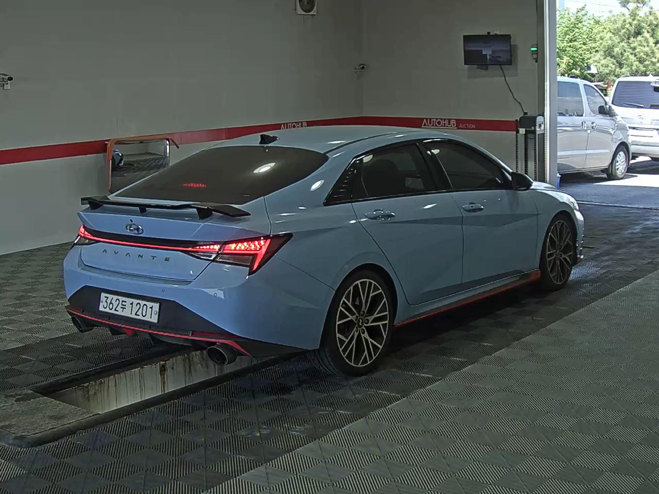 Hyundai Elantra - 4