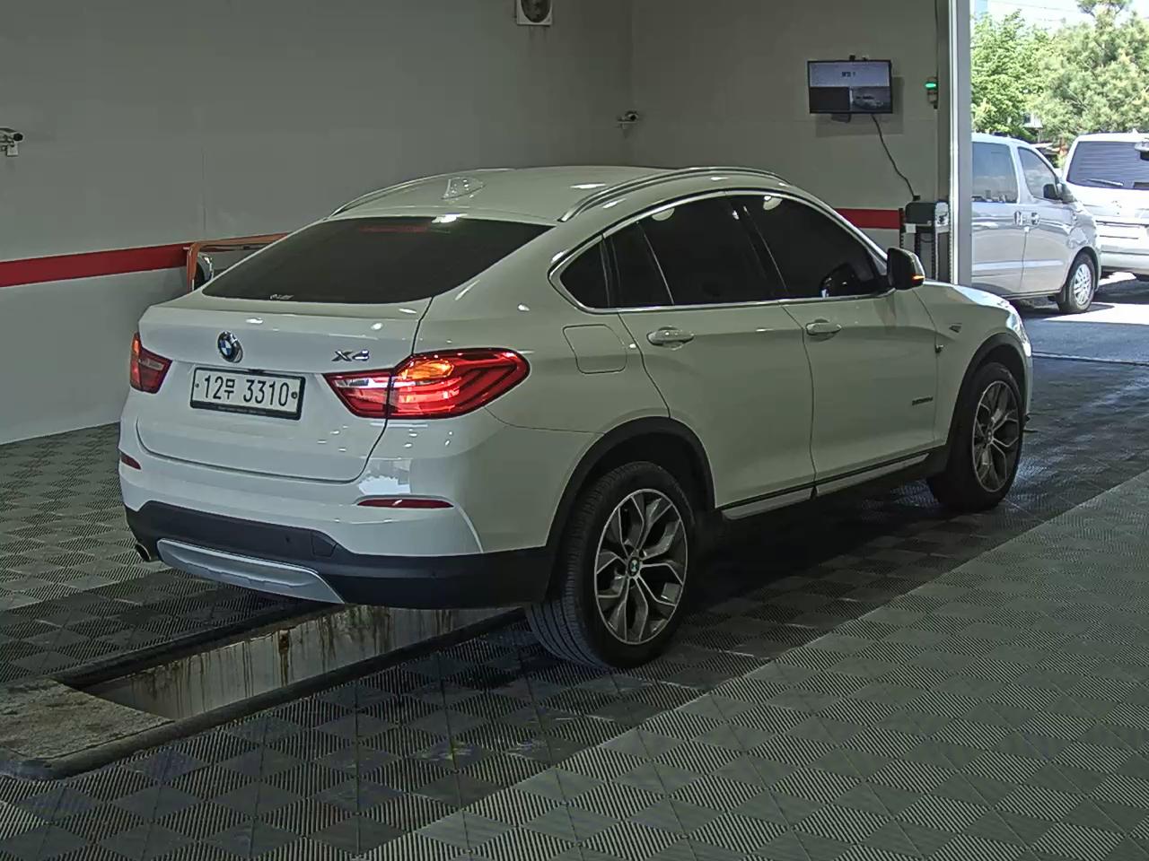 BMW X4 2015 - Image 4