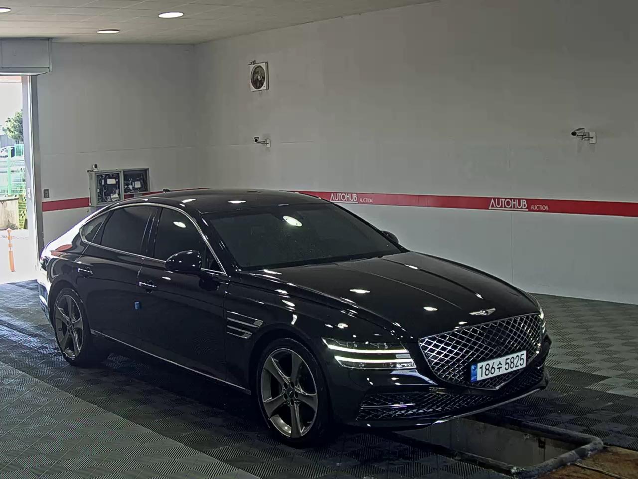 Hyundai Genesis 2021 - Image 2