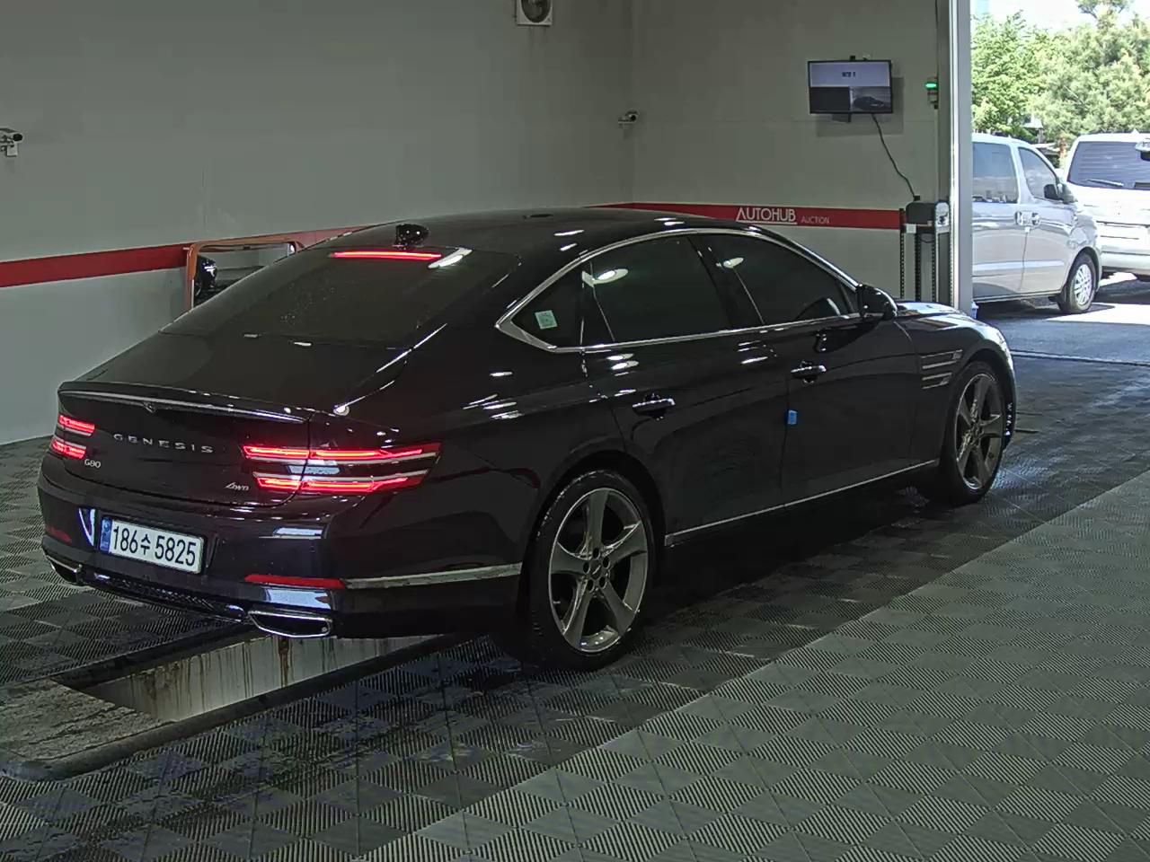 Hyundai Genesis 2021 - Image 4