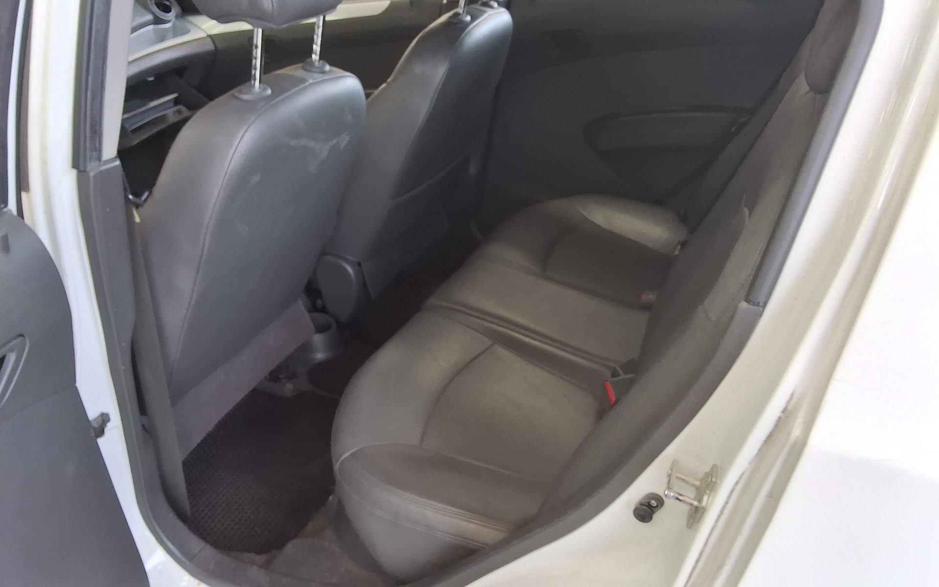 Chevrolet Spark 2015 - Image 11