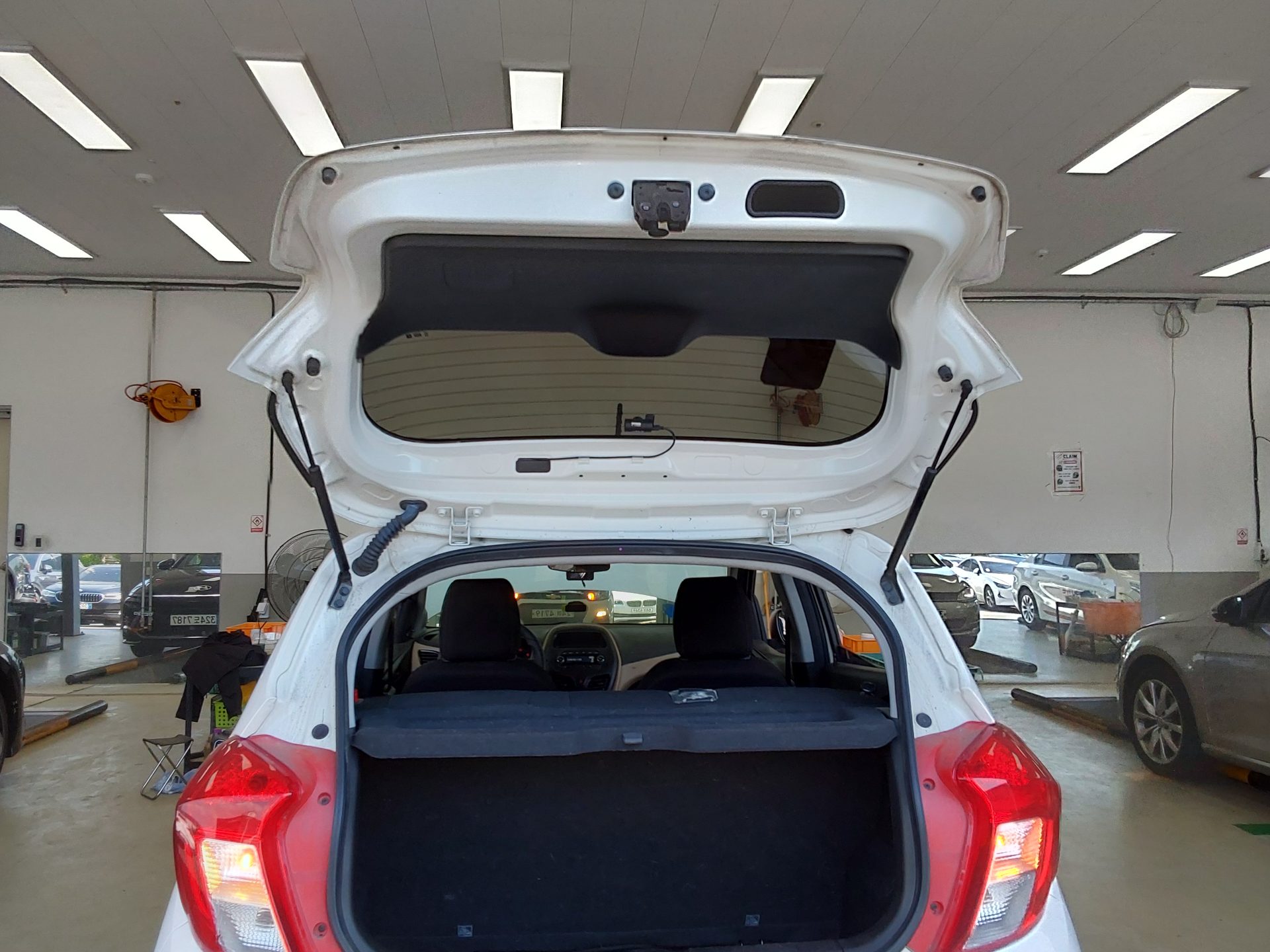 Chevrolet Spark 2018 - Image 15
