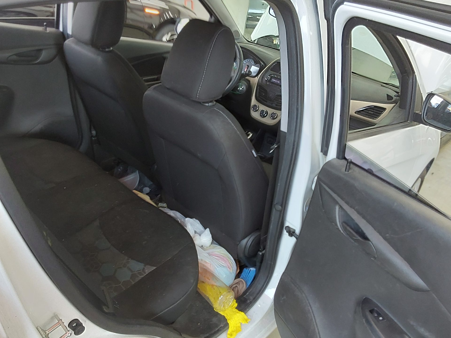 Chevrolet Spark 2018 - Image 13