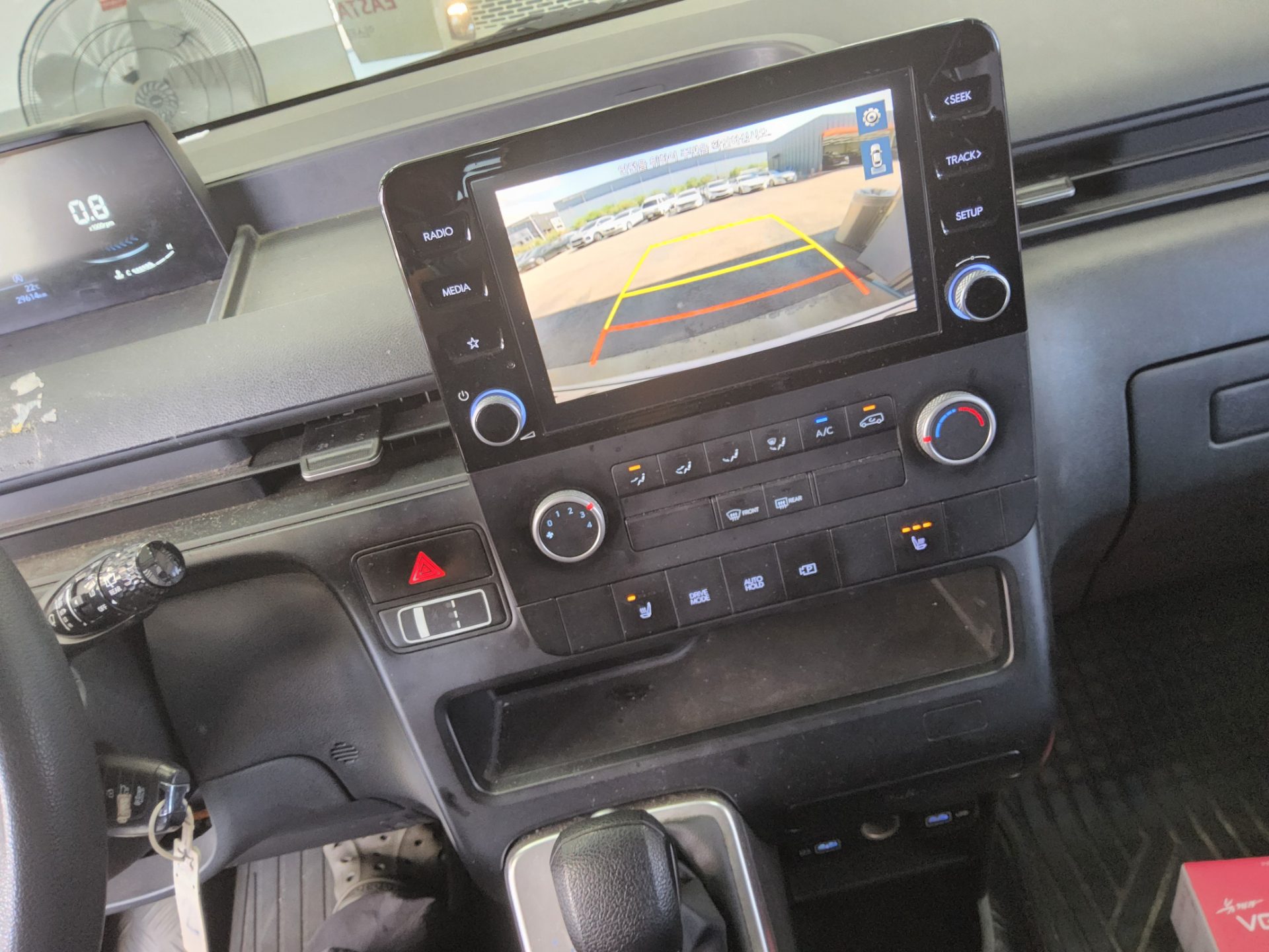 Hyundai Staria 2023 - Image 16