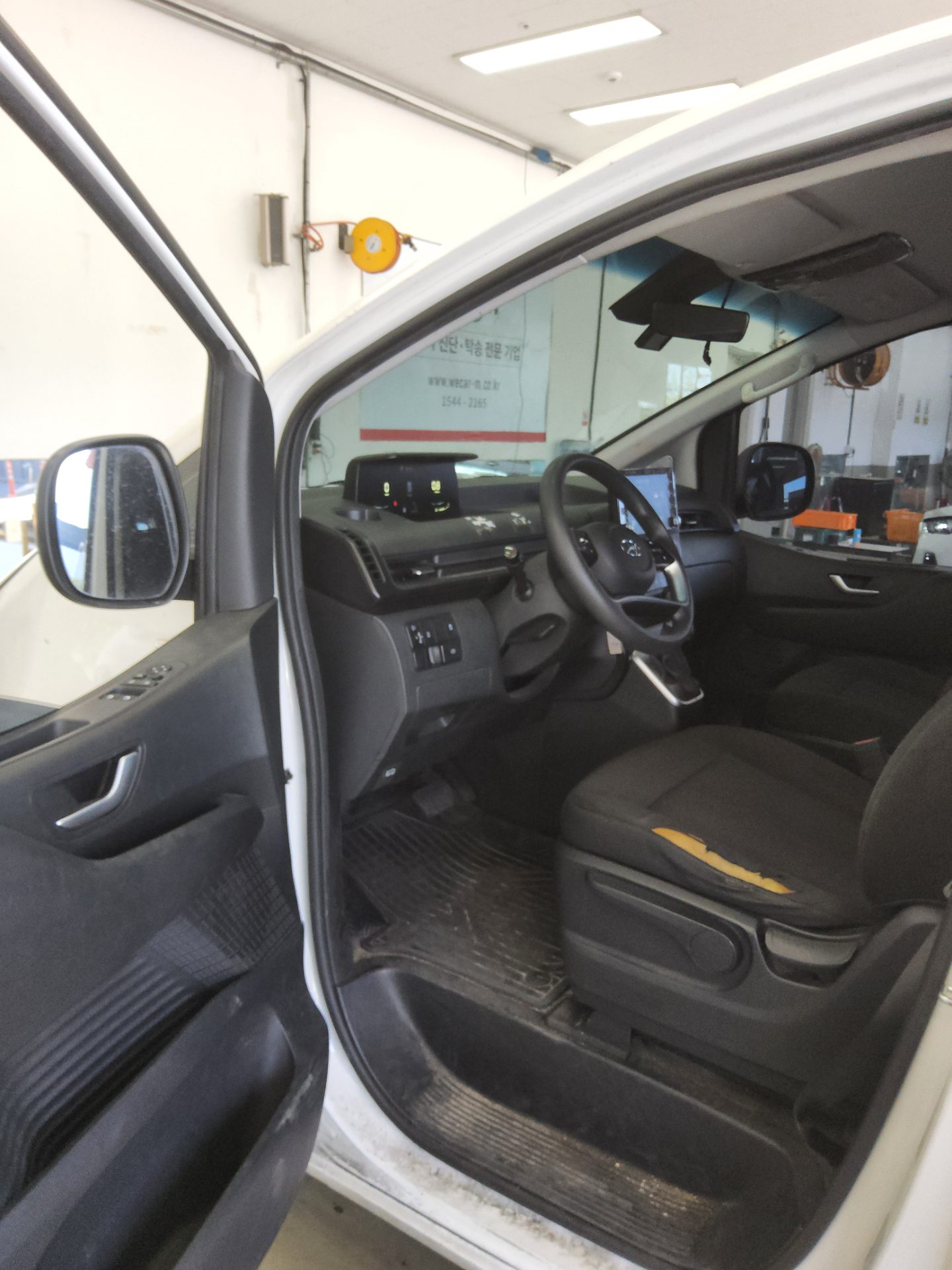 Hyundai Staria 2023 - Image 9