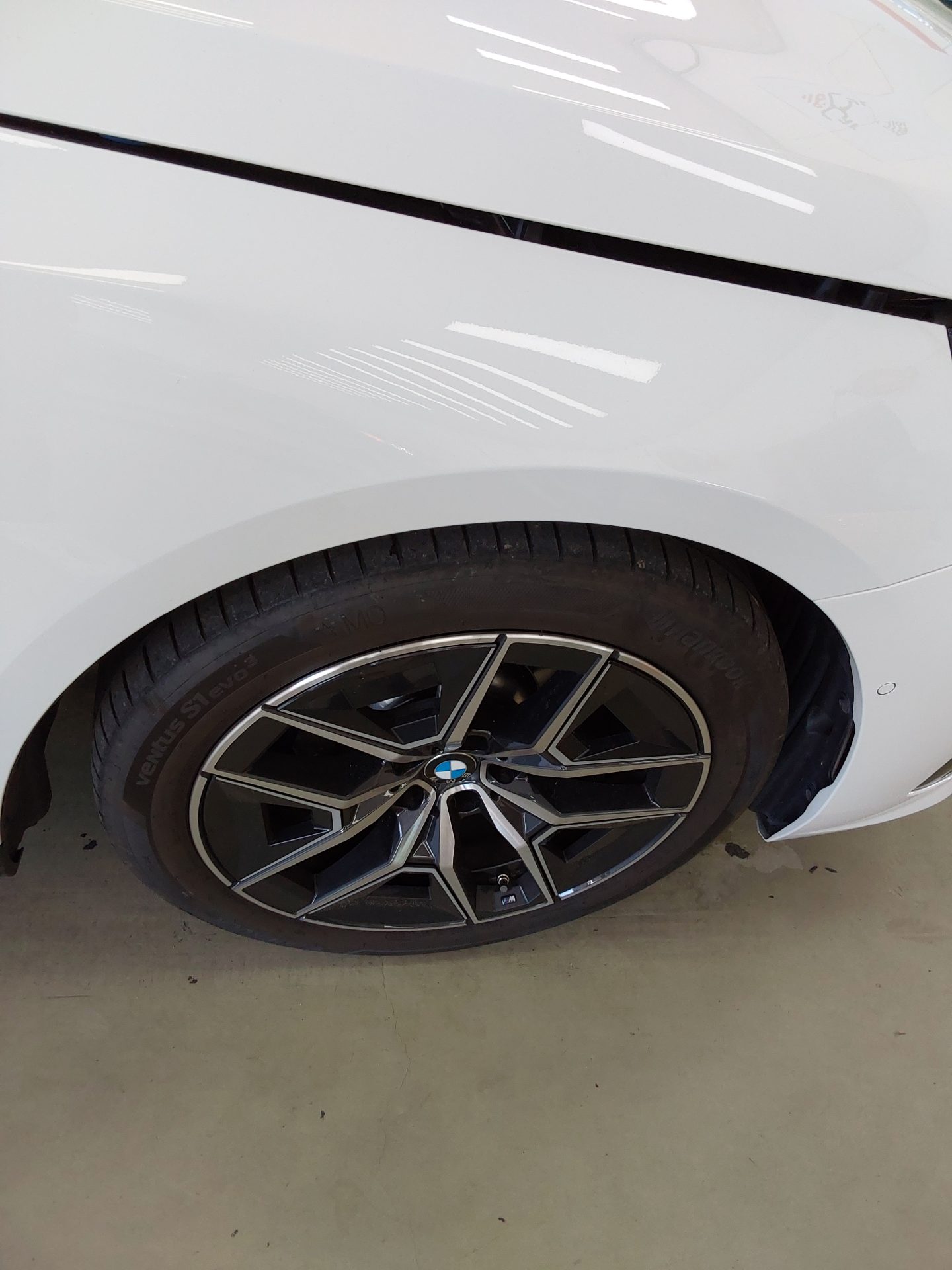 BMW 5 Series 2024 - Image 21