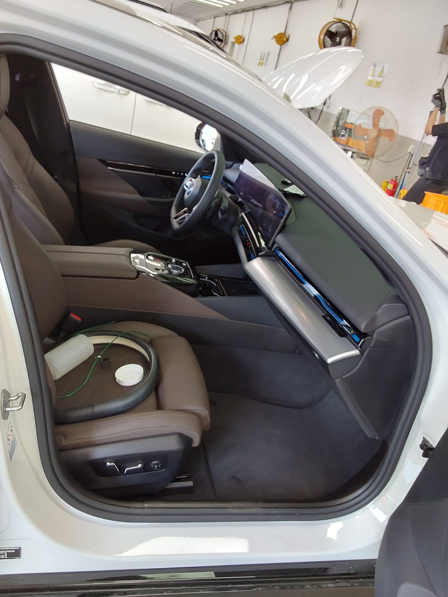 BMW 5 Series 2024 - Image 13
