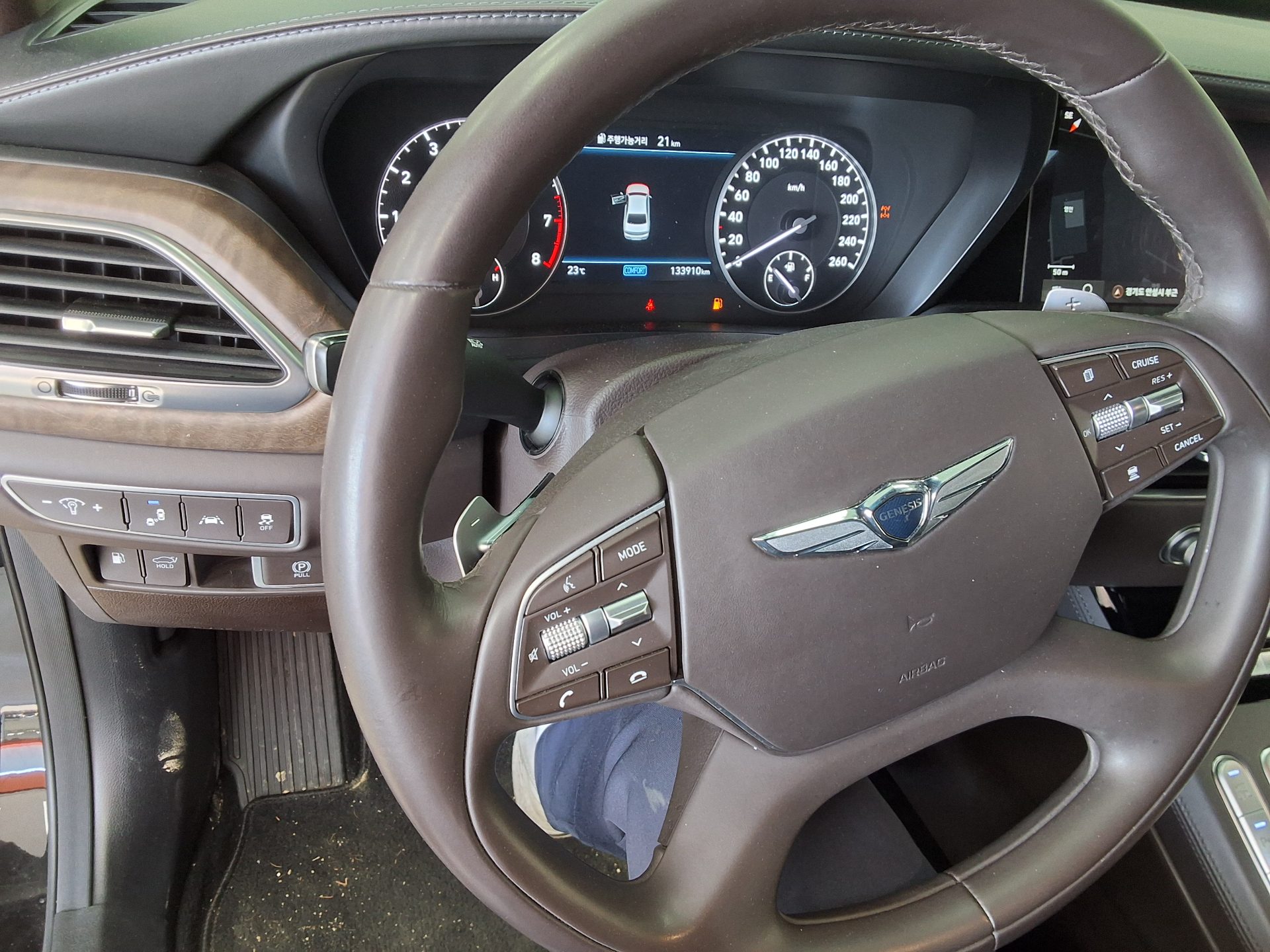 Genesis G90 2019 - Image 16