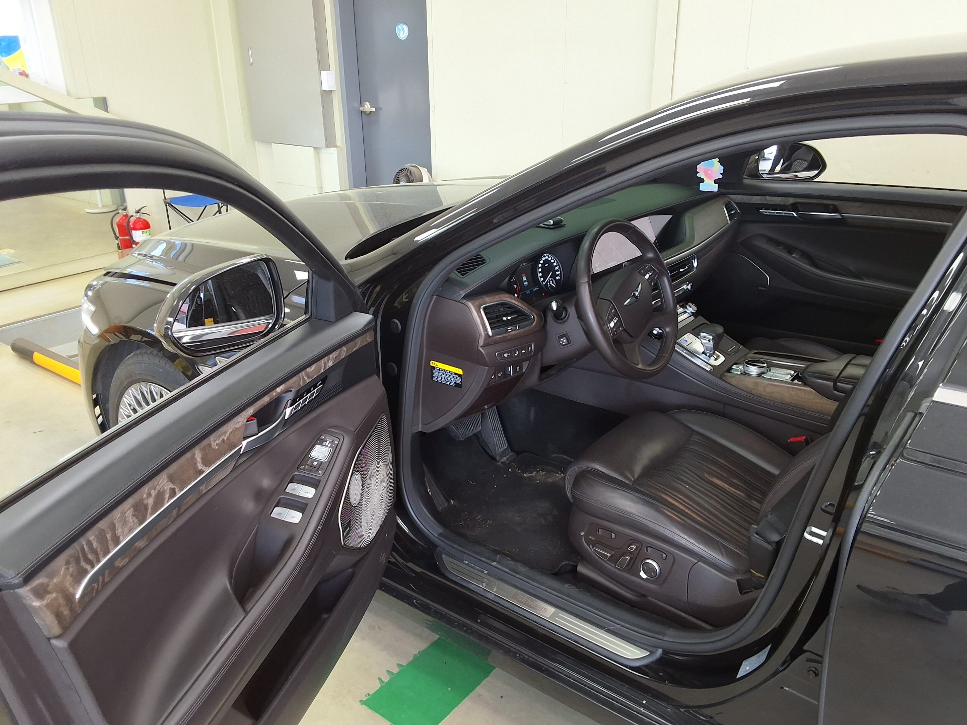Genesis G90 2019 - Image 9