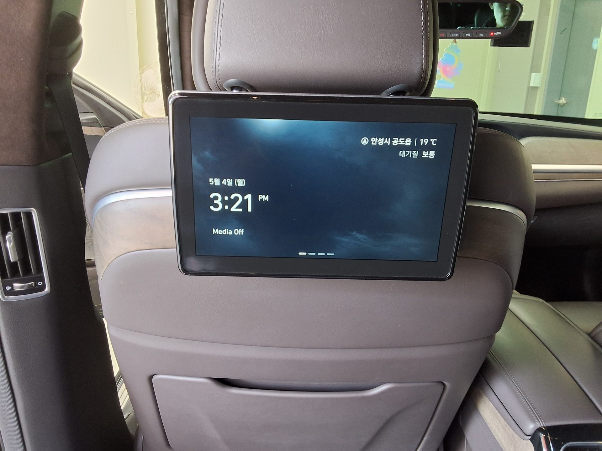 Genesis G90 2019 - Image 19