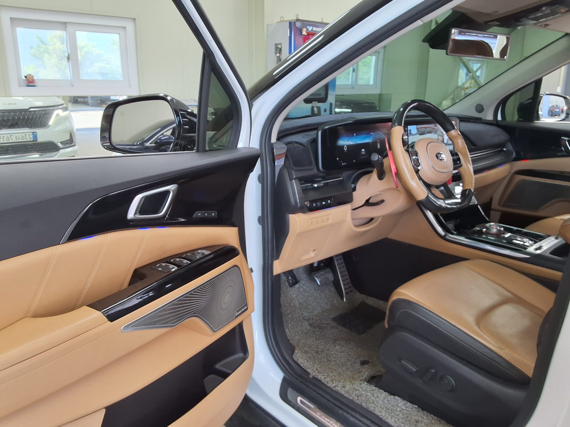 Kia SEDONA 2021 - Image 9