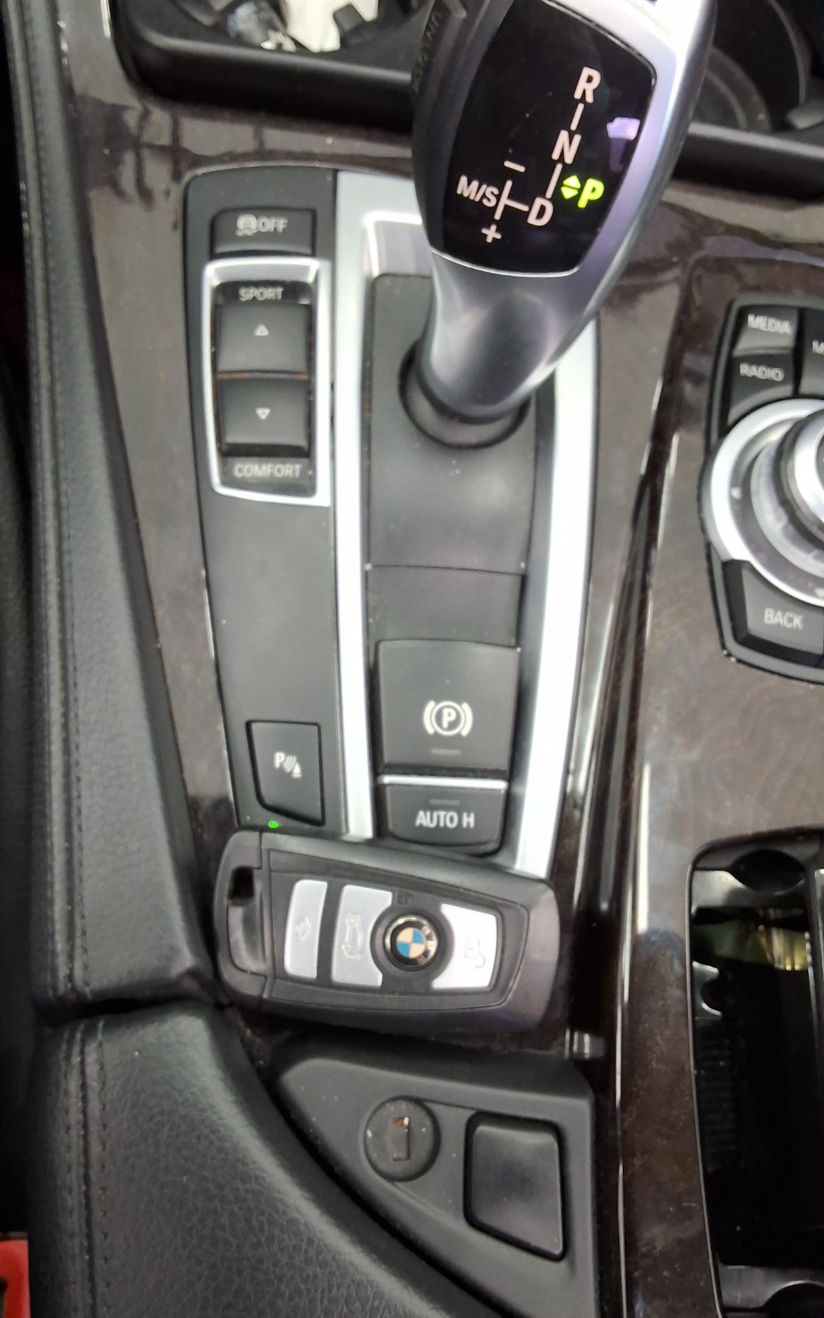 BMW 5 Series 2013 - Image 18