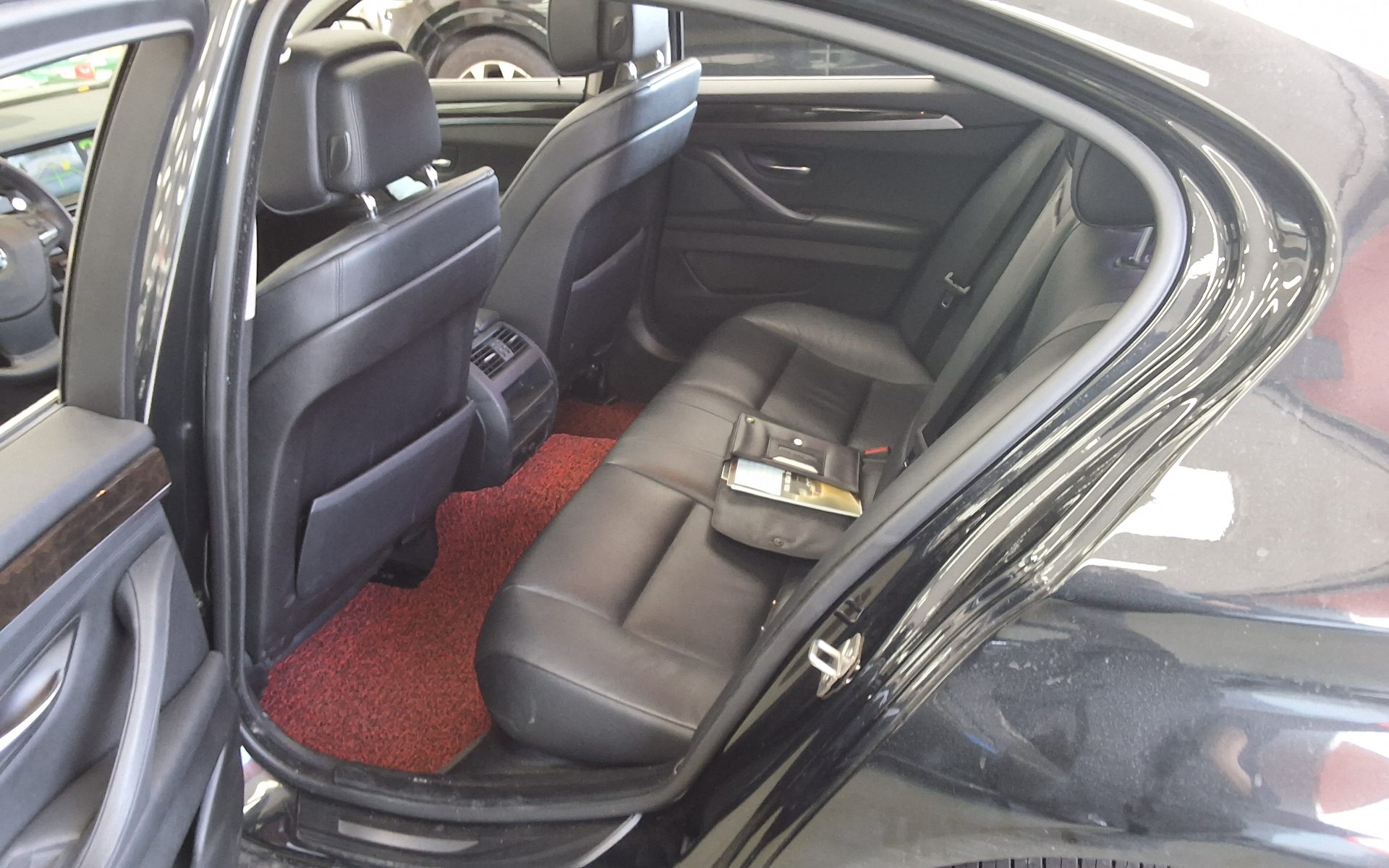 BMW 5 Series 2013 - Image 11
