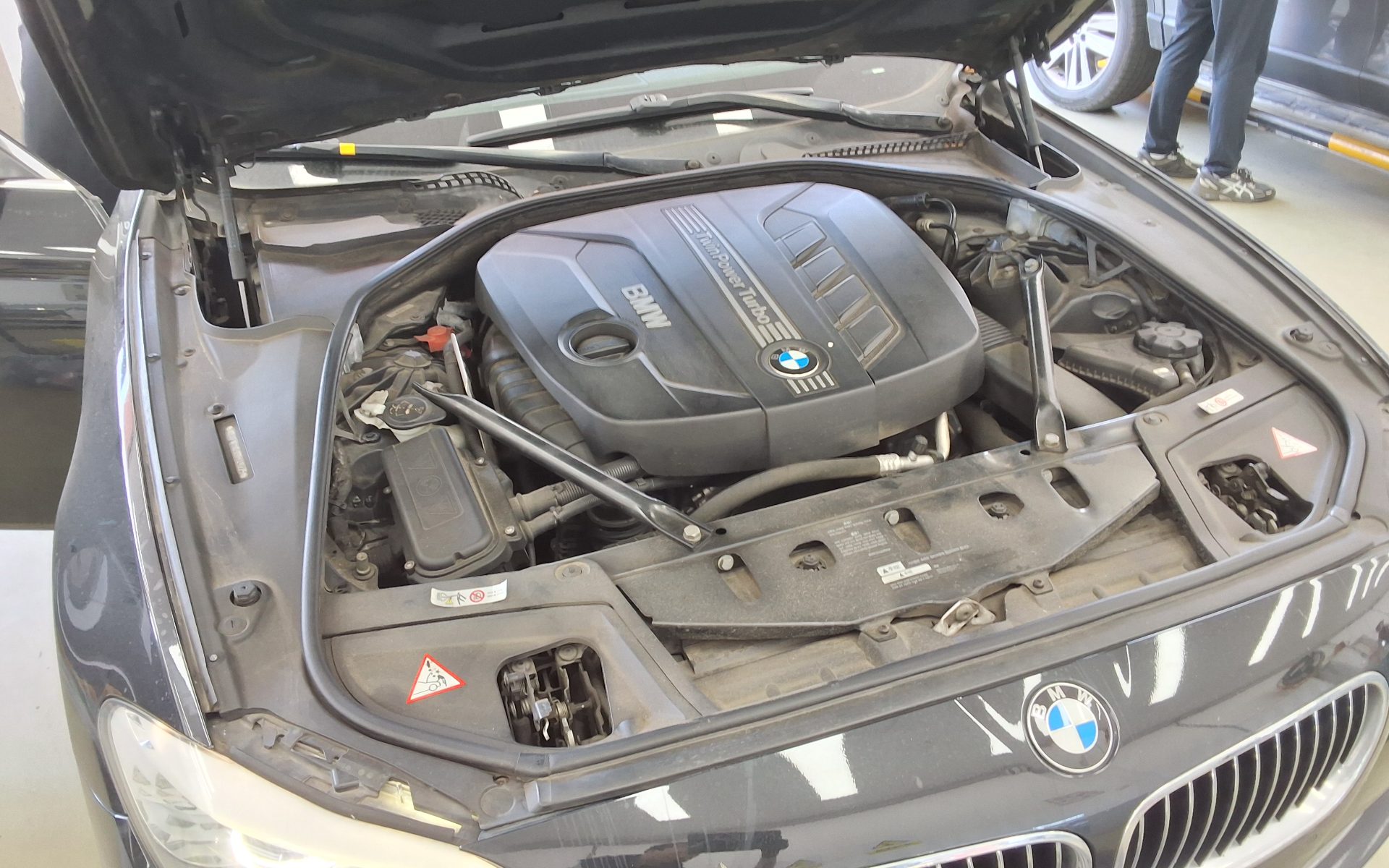 BMW 5 Series 2013 - Image 20