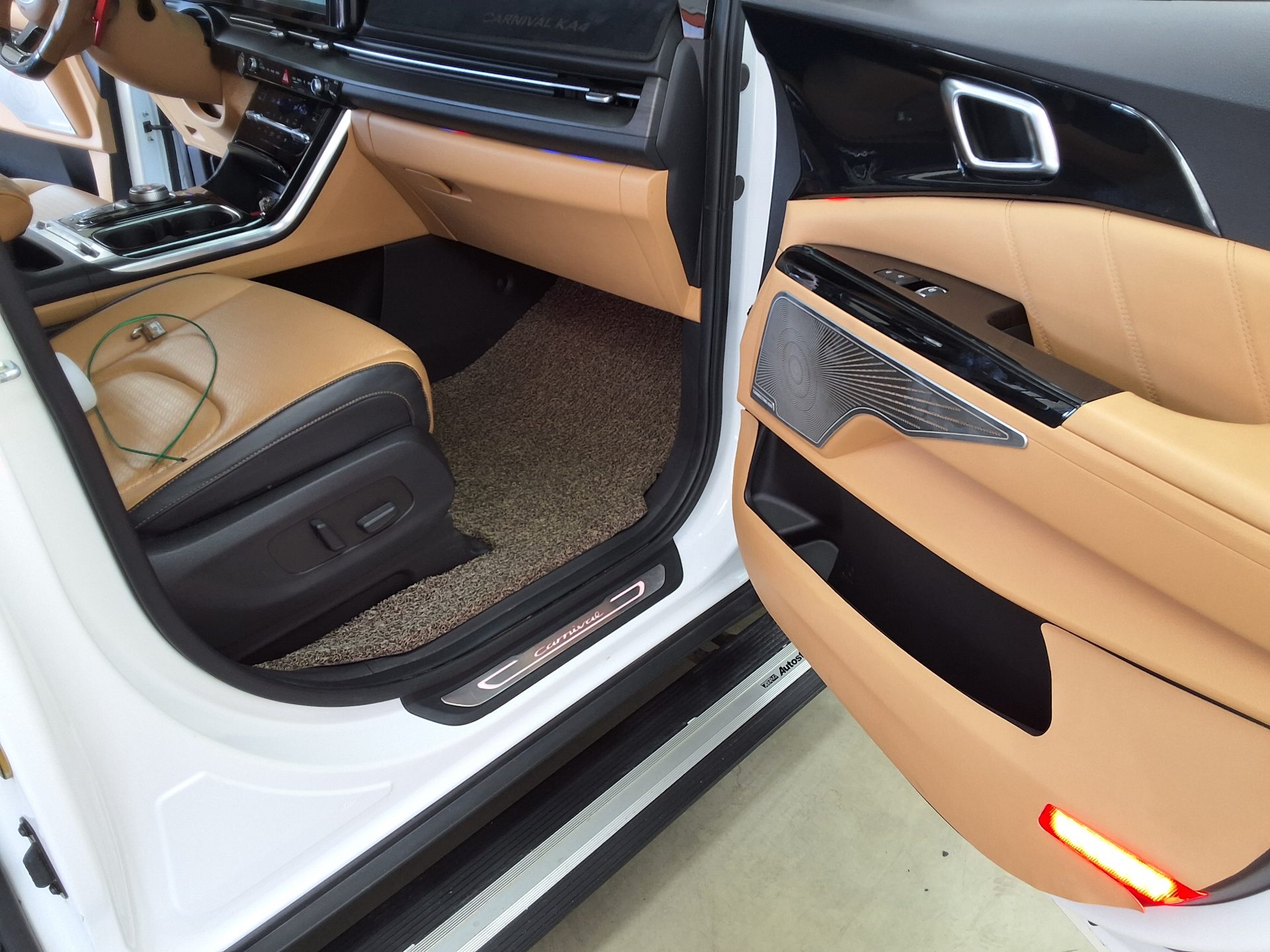 Kia SEDONA 2021 - Image 13