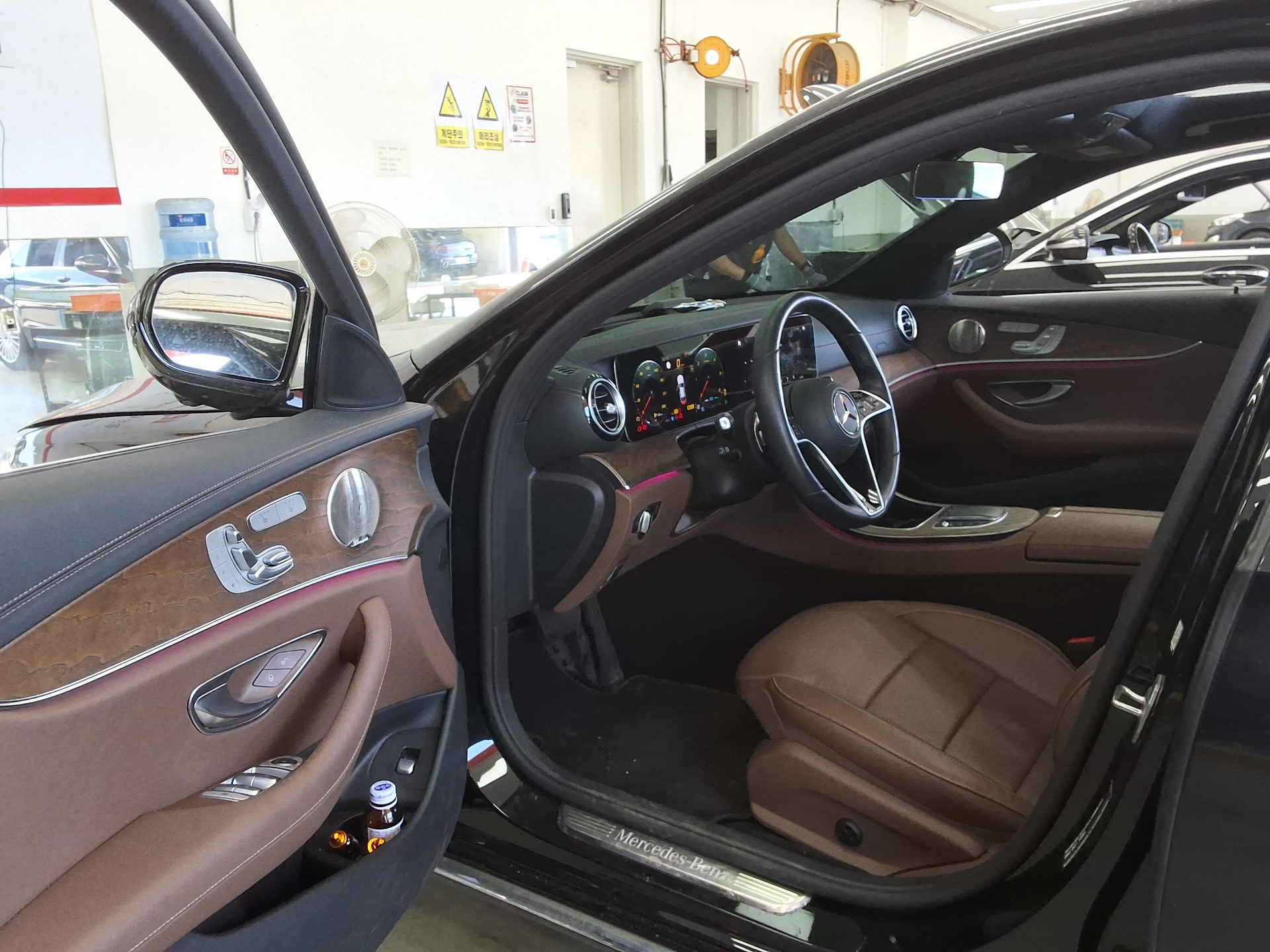 Mercedes-Benz E-Class 2022 - Image 9