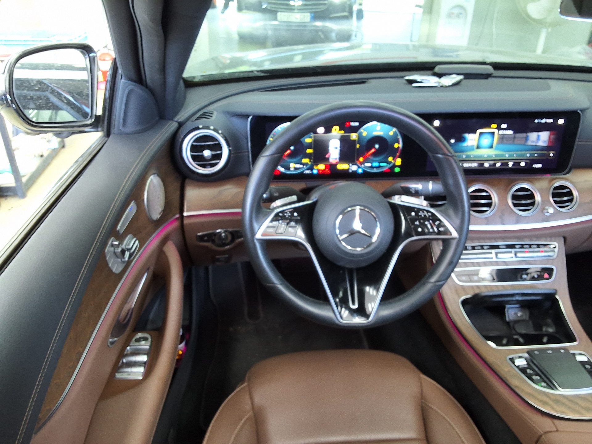 Mercedes-Benz E-Class 2022 - Image 10