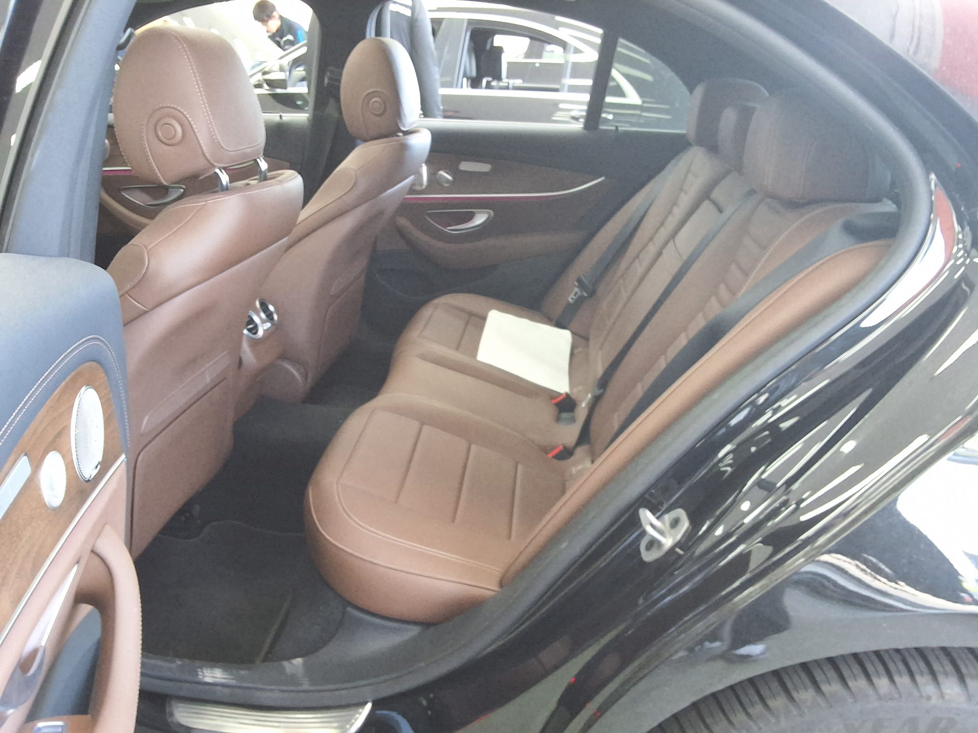 Mercedes-Benz E-Class 2022 - Image 11