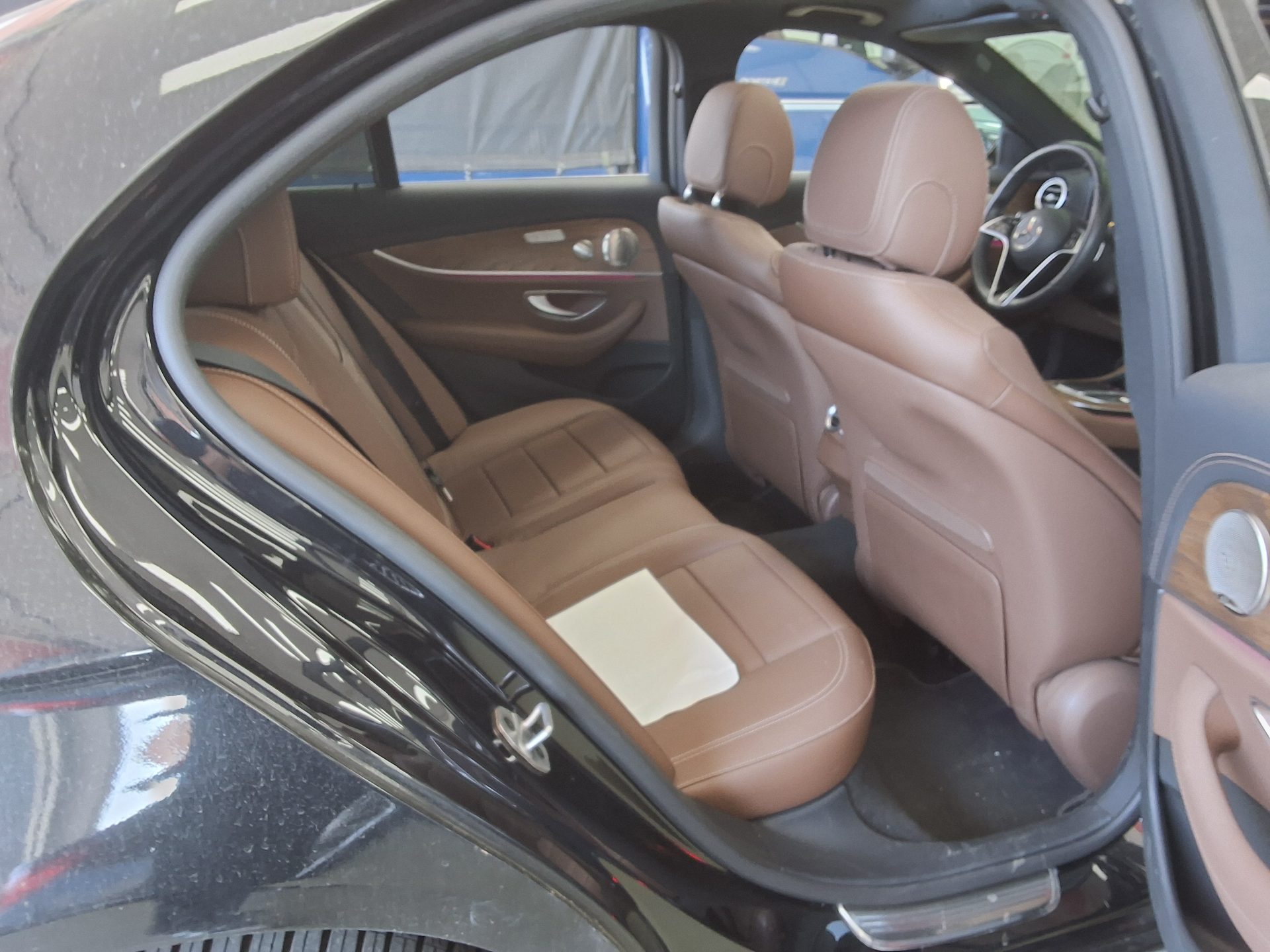 Mercedes-Benz E-Class 2022 - Image 12