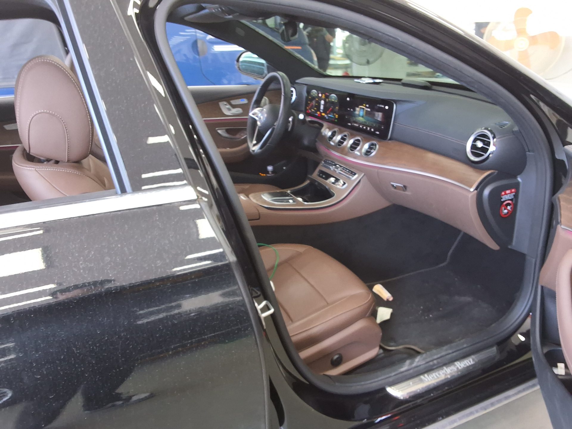Mercedes-Benz E-Class 2022 - Image 13