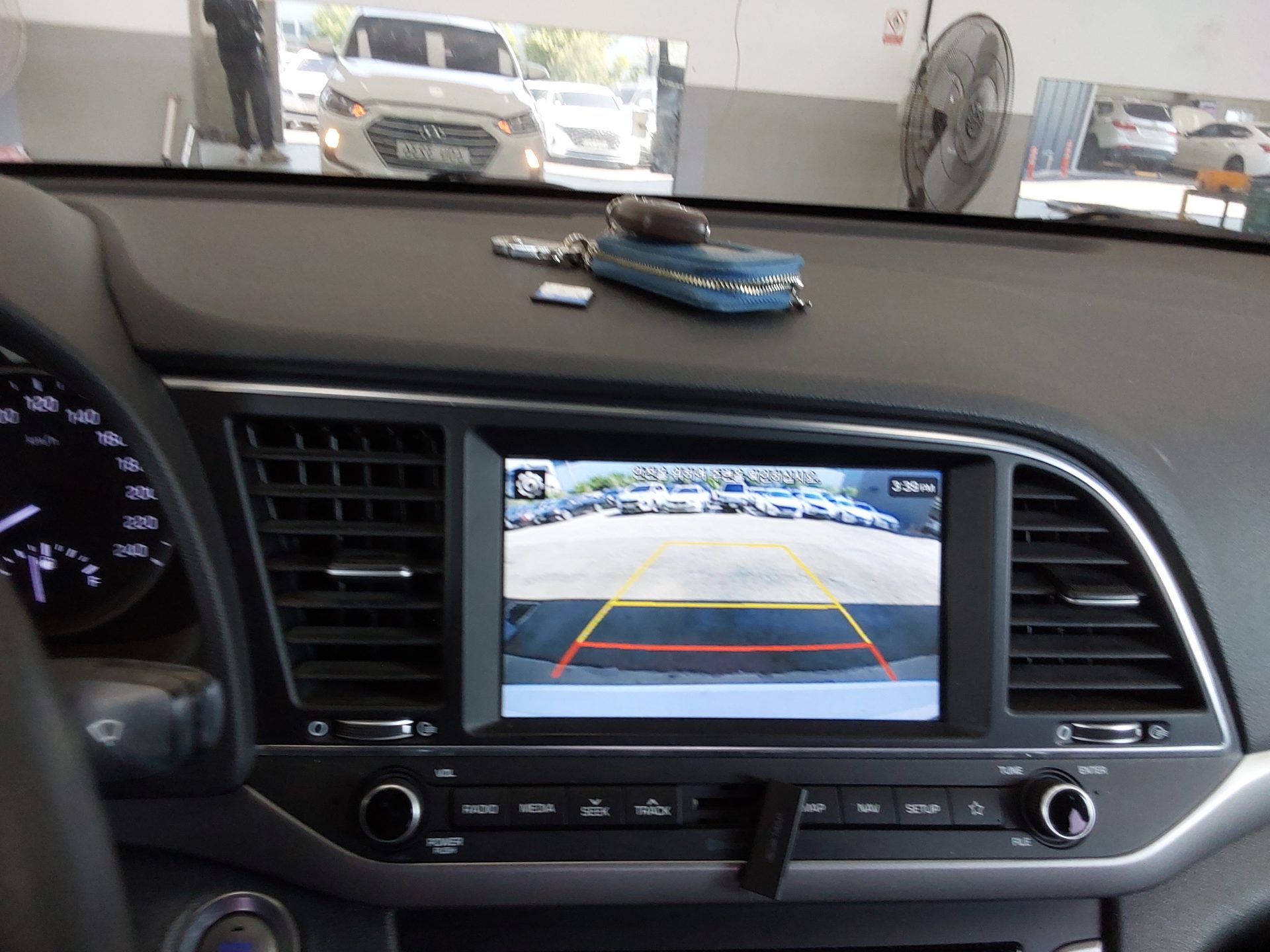 Hyundai Elantra 2018 - Image 18